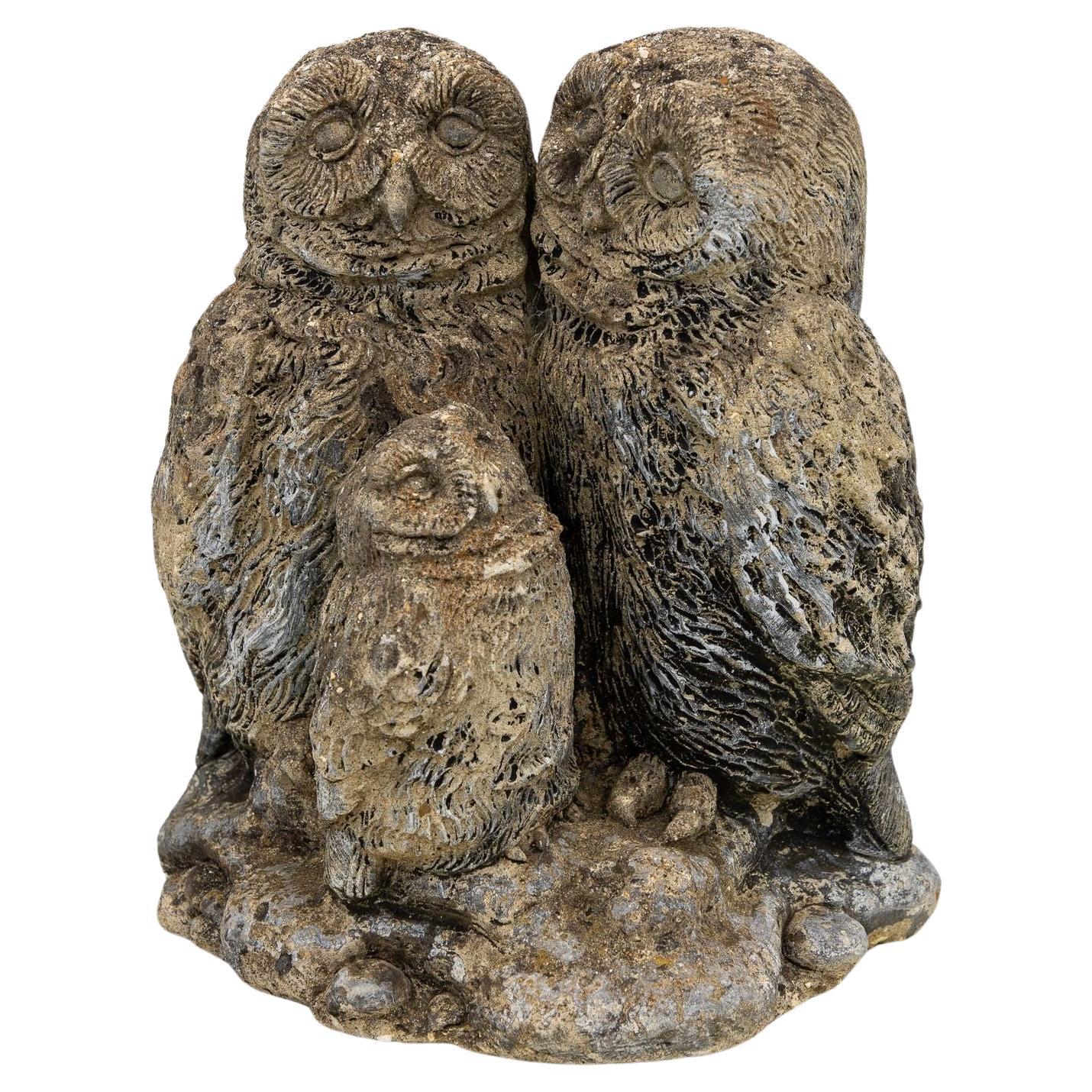 Adorno de jardín familiar de búho de hormigón, francés S. XX en venta