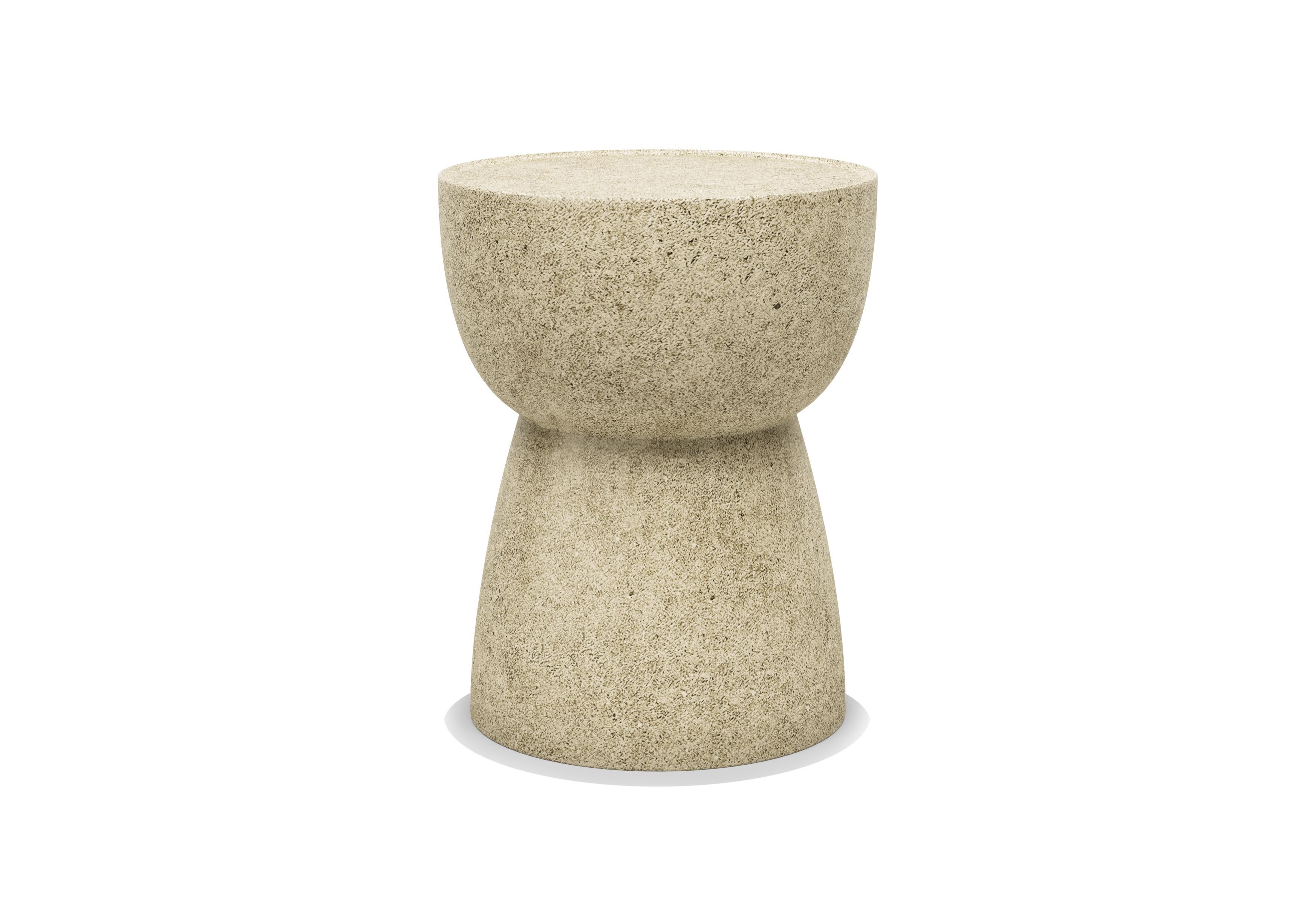 Couchtisch Pigalle aus Beton von SNOC (Postmoderne) im Angebot
