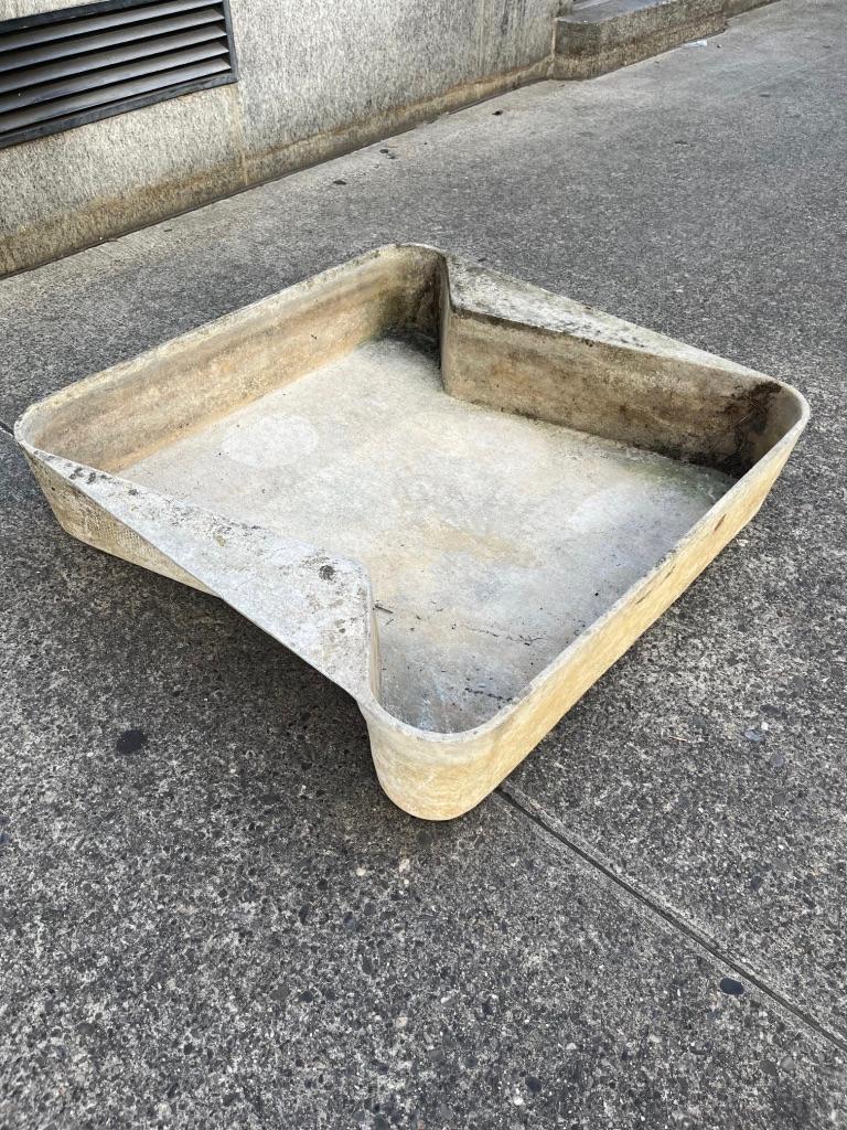 Swiss Concrete Planter by Willy Guhl for Eternit, Switzerland ca. 1960s For Sale