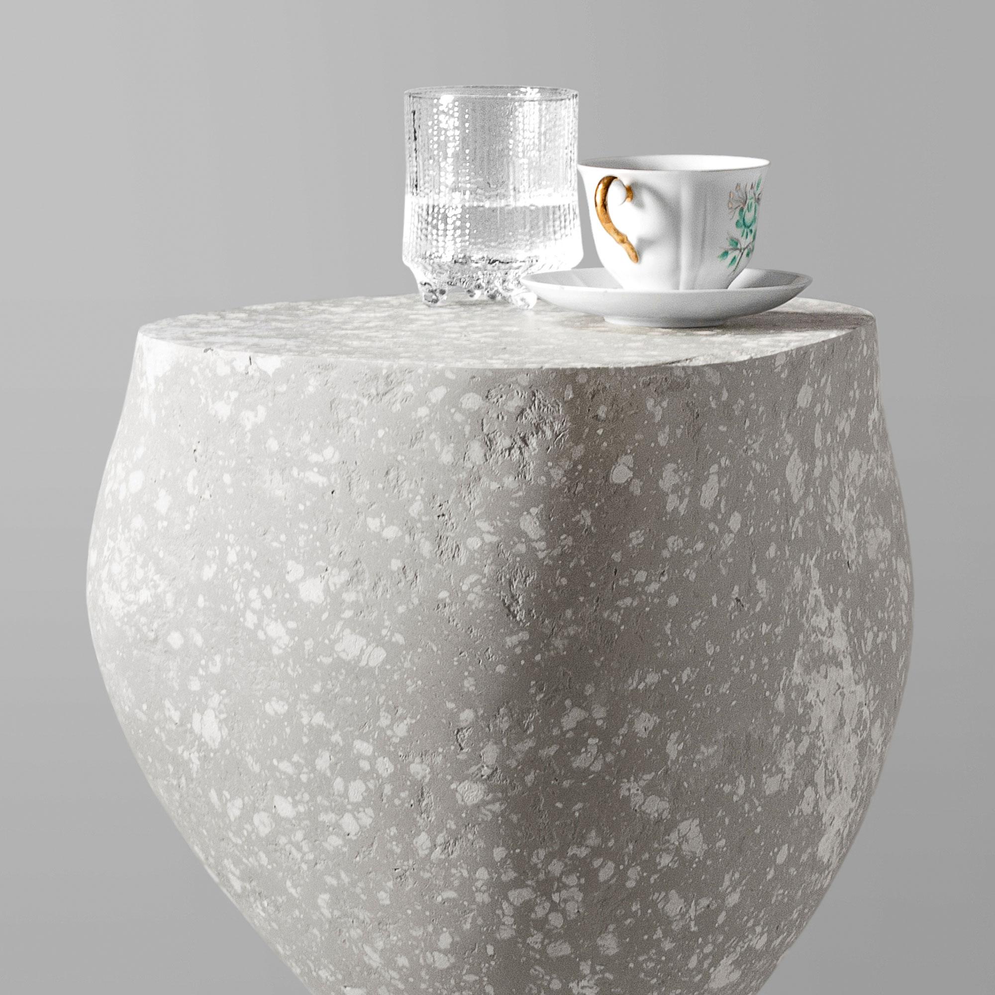Moderne Table d'appoint moderne en béton, Light Gray Cement by Donatas Žukauskas En stock en vente