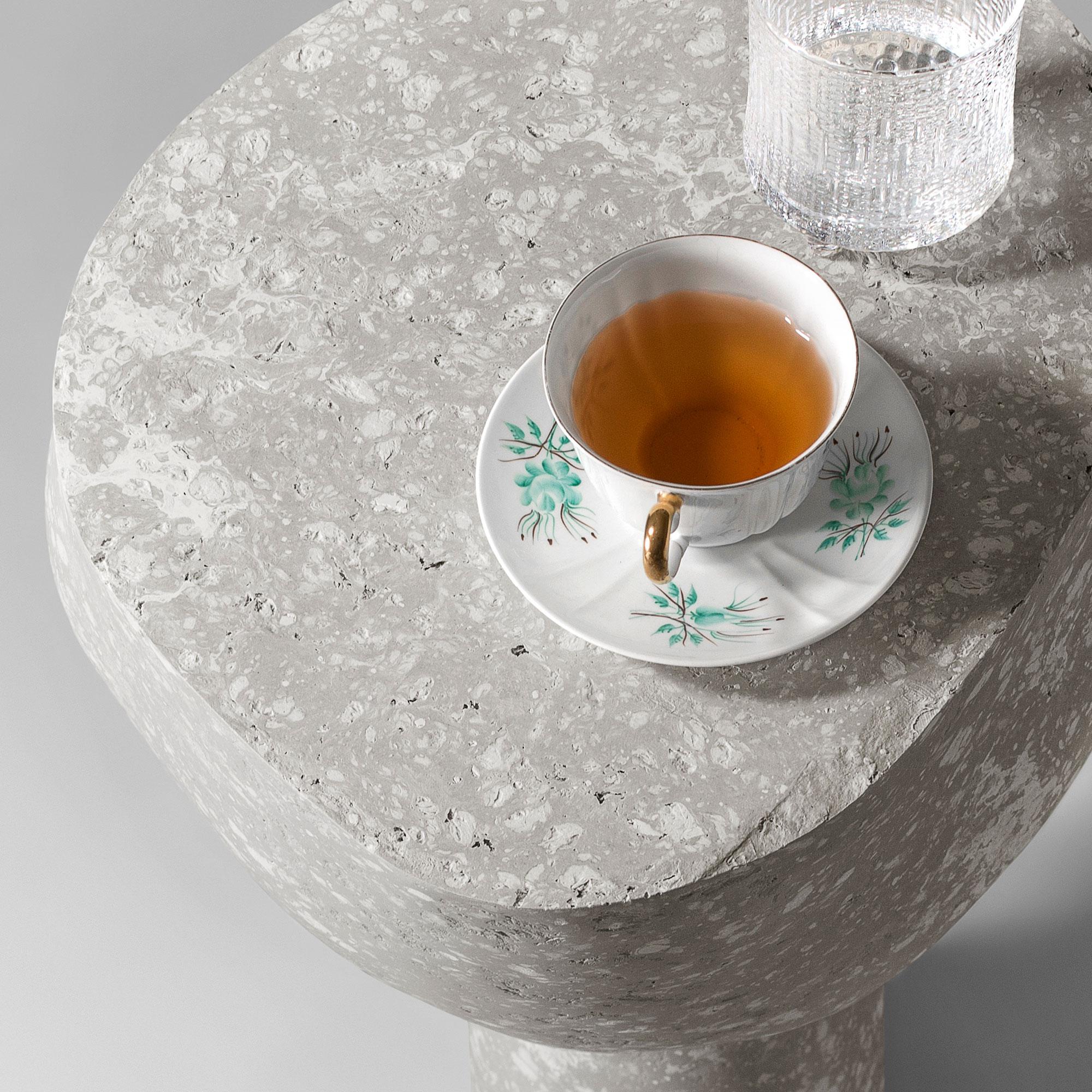Table d'appoint moderne en béton, Light Gray Cement by Donatas Žukauskas En stock Neuf - En vente à Rudamina, LT