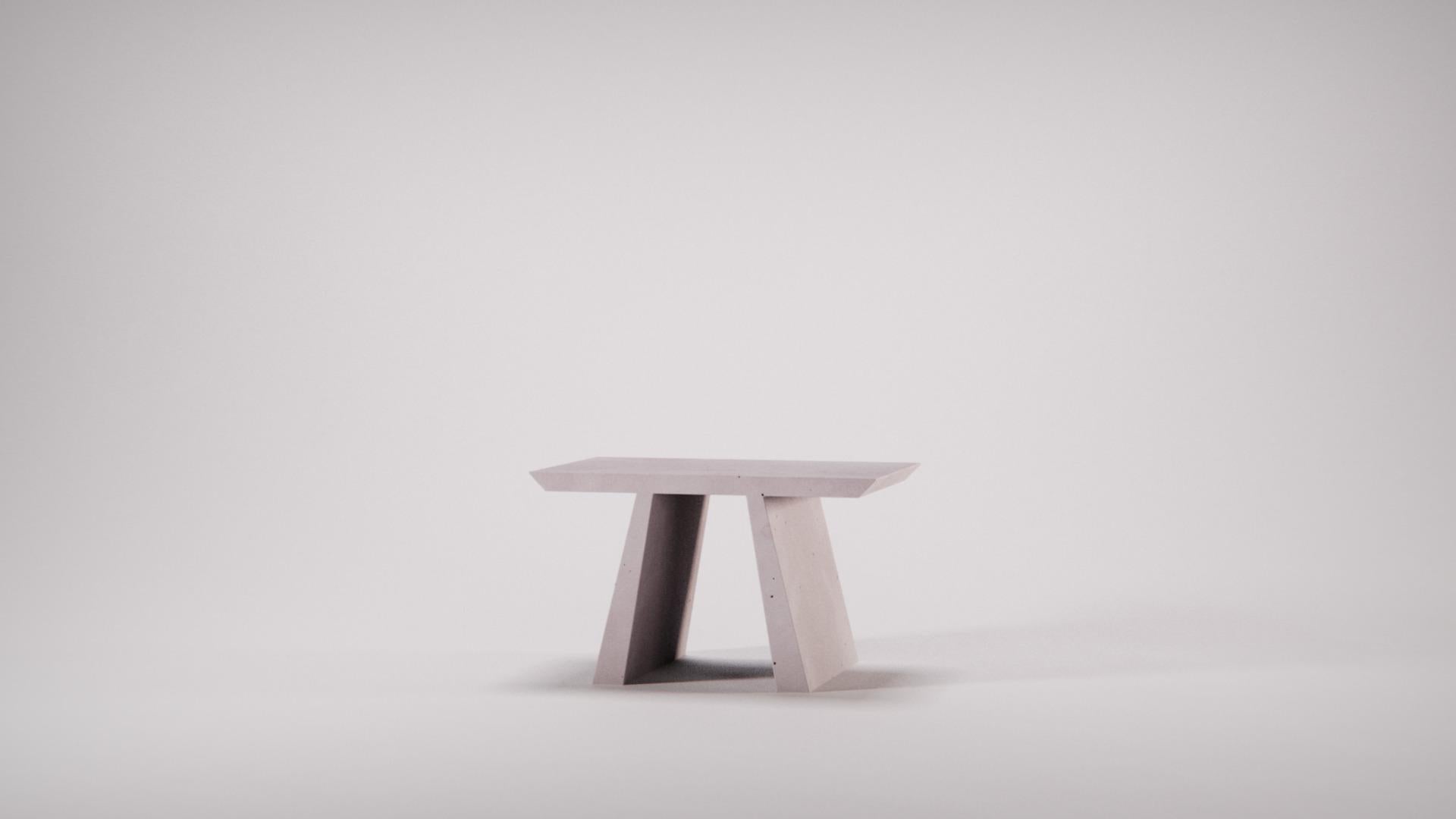 Table d'appoint en béton « C » de la collection Abecedario de Studio Irvine pour Forma&Cemento en vente 7