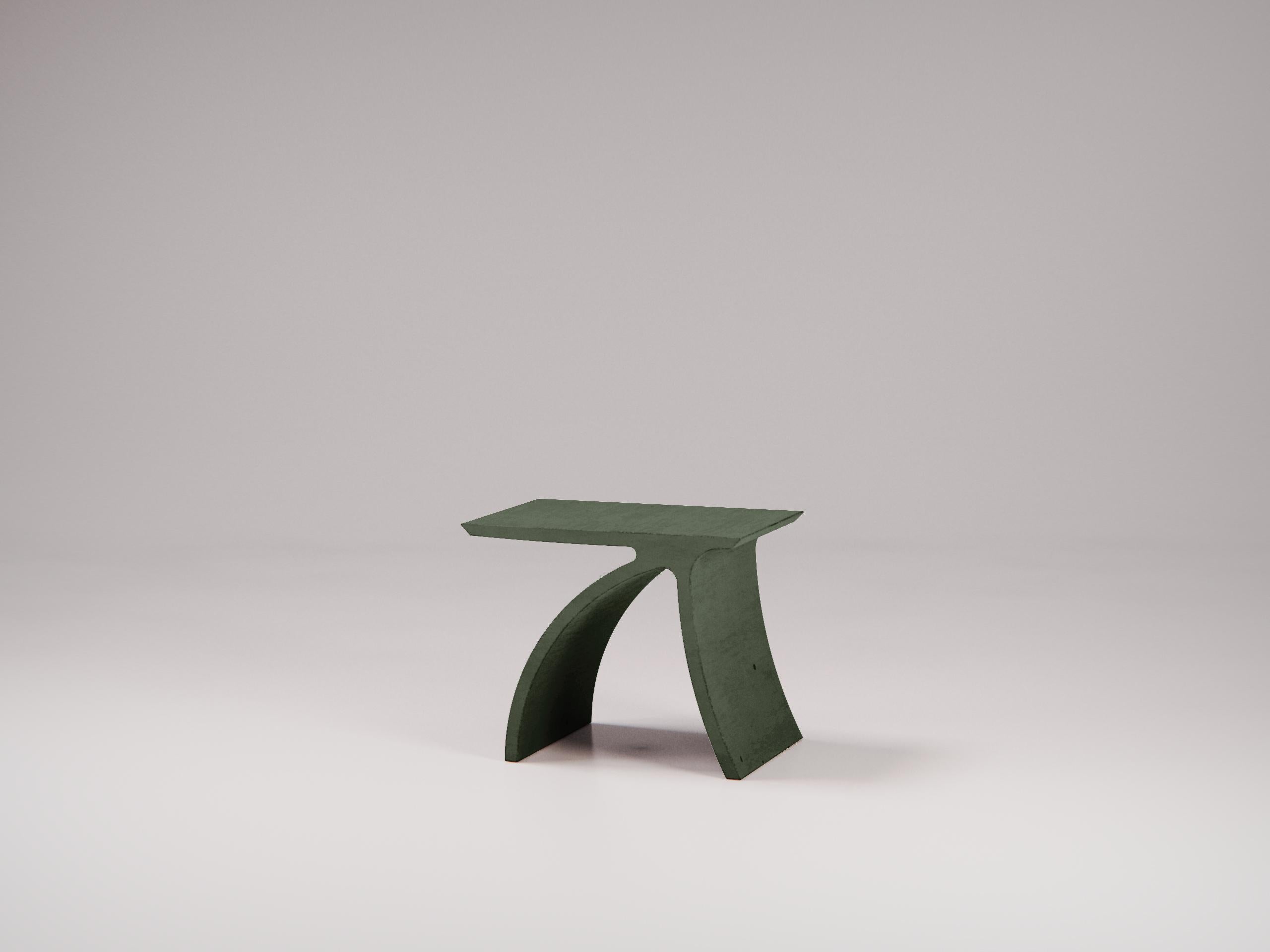 Table d'appoint en béton « D » de la collection Abecedario, couleur aubergine par Forma&Cemento en vente 3