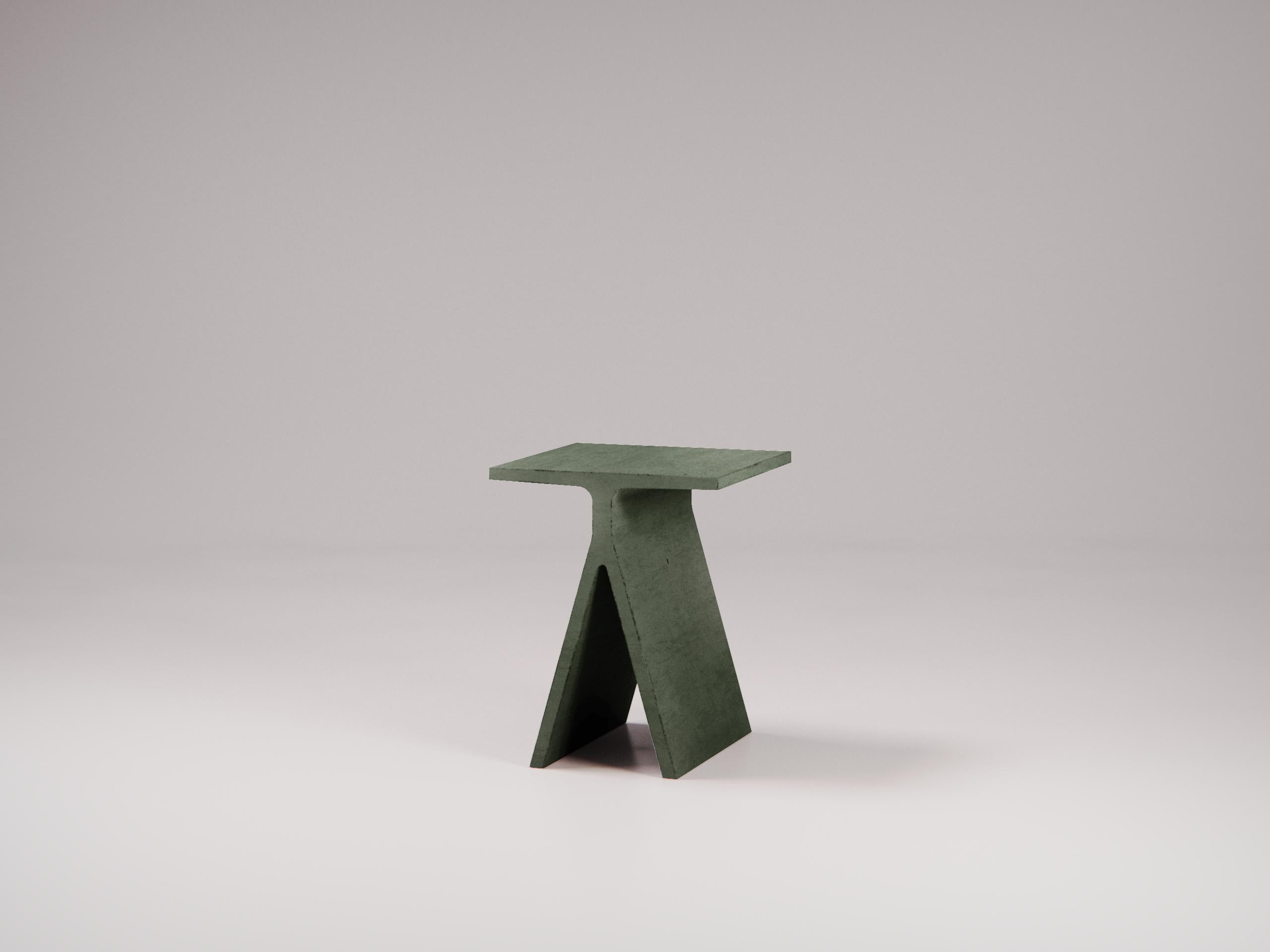 Table d'appoint en béton « F » de la collection Abecedario, couleur Ardesia par Forma&Cemento en vente 3