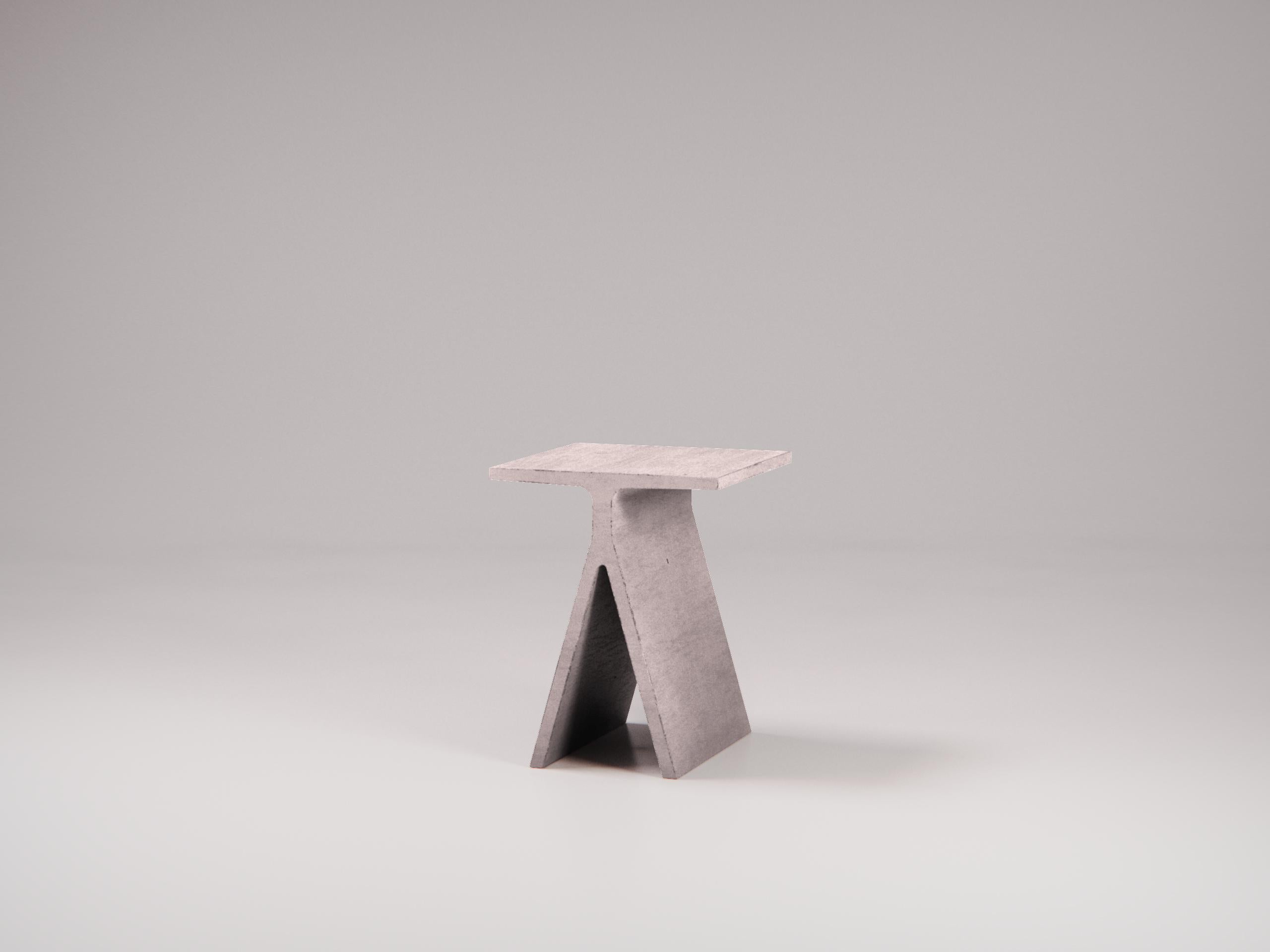 Table d'appoint en béton « F » de la collection Abecedario, couleur Ardesia par Forma&Cemento en vente 5
