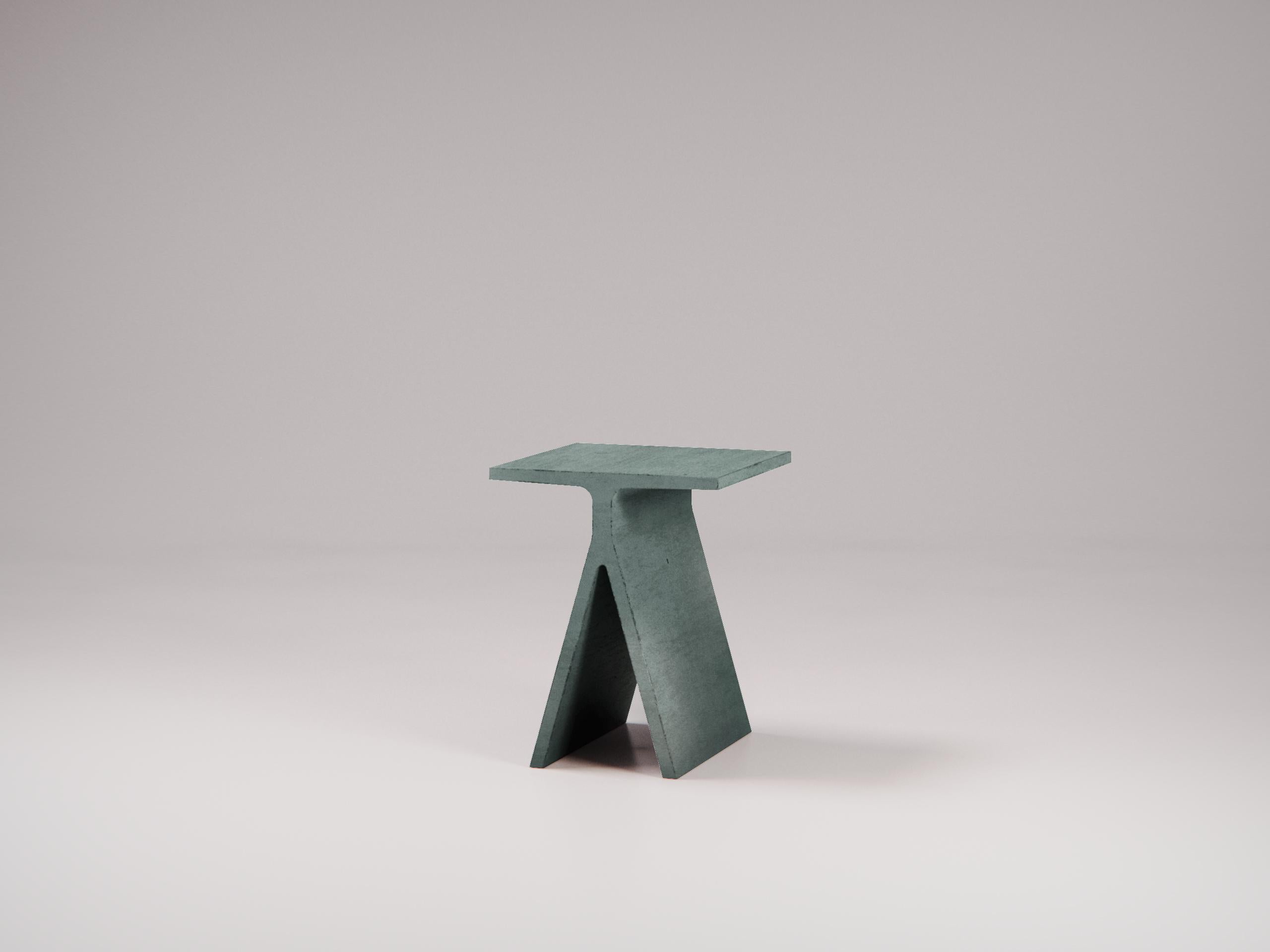 Table d'appoint en béton « F » de la collection Abecedario, couleur Ardesia par Forma&Cemento en vente 7