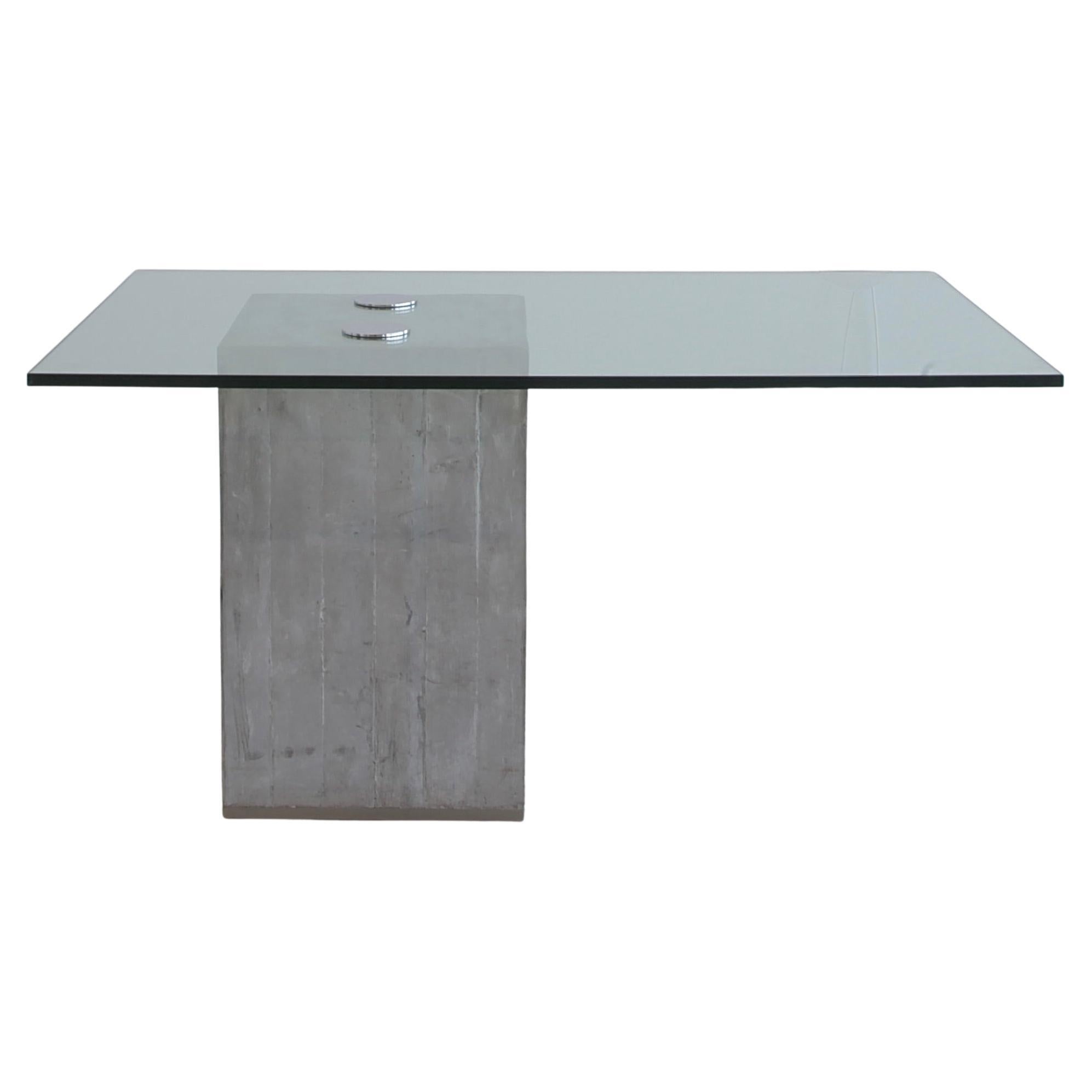 Mesa/escritorio de hormigón diseñada por Sergio y Giorgio Saporiti. Italia, 1972