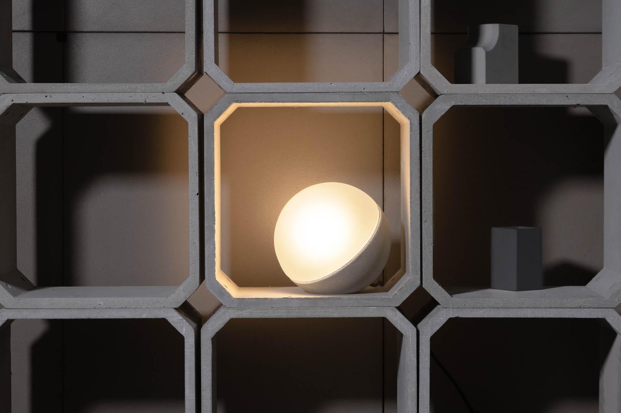 Lampe de table en béton 'Nie S' par Bentu Design Excellent état - En vente à Paris, FR