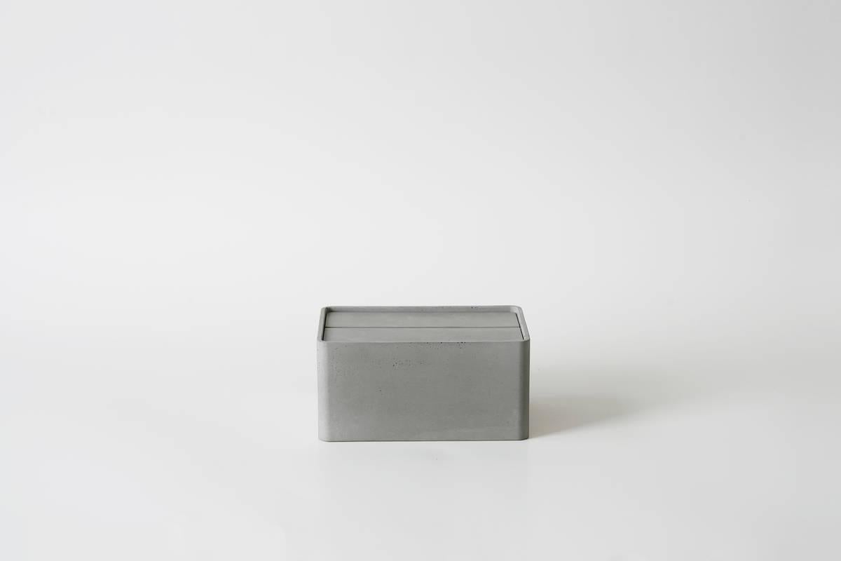 Concrete Tissue Box, “Hui, ” M, from Concrete Collection by Bentu In New Condition In Beverly Hills, CA