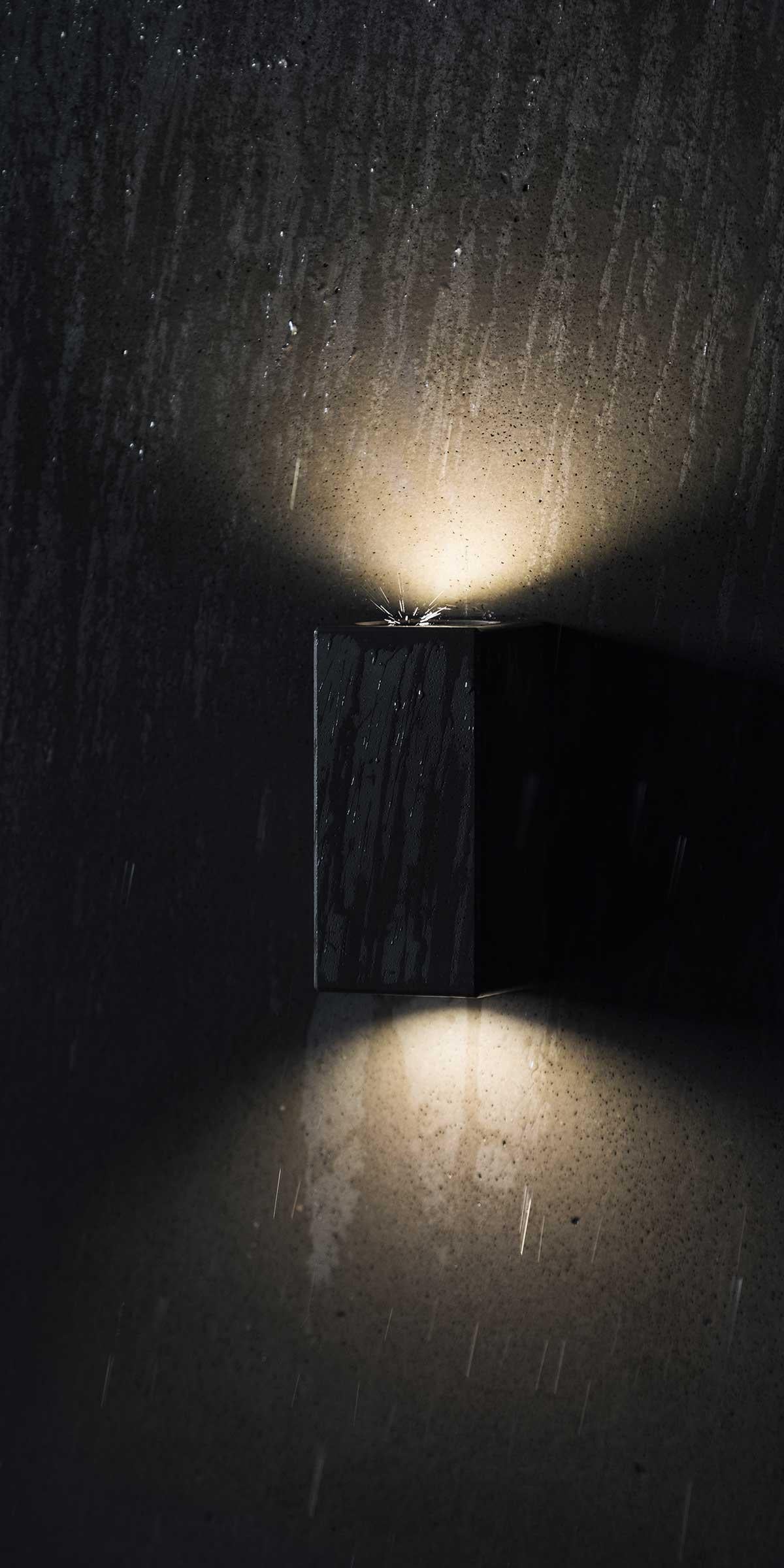 Lampada da parete/consolle/illuminazione da esterno in cemento 'D' di piccole dimensioni In condizioni Nuovo in vendita a Paris, IDF