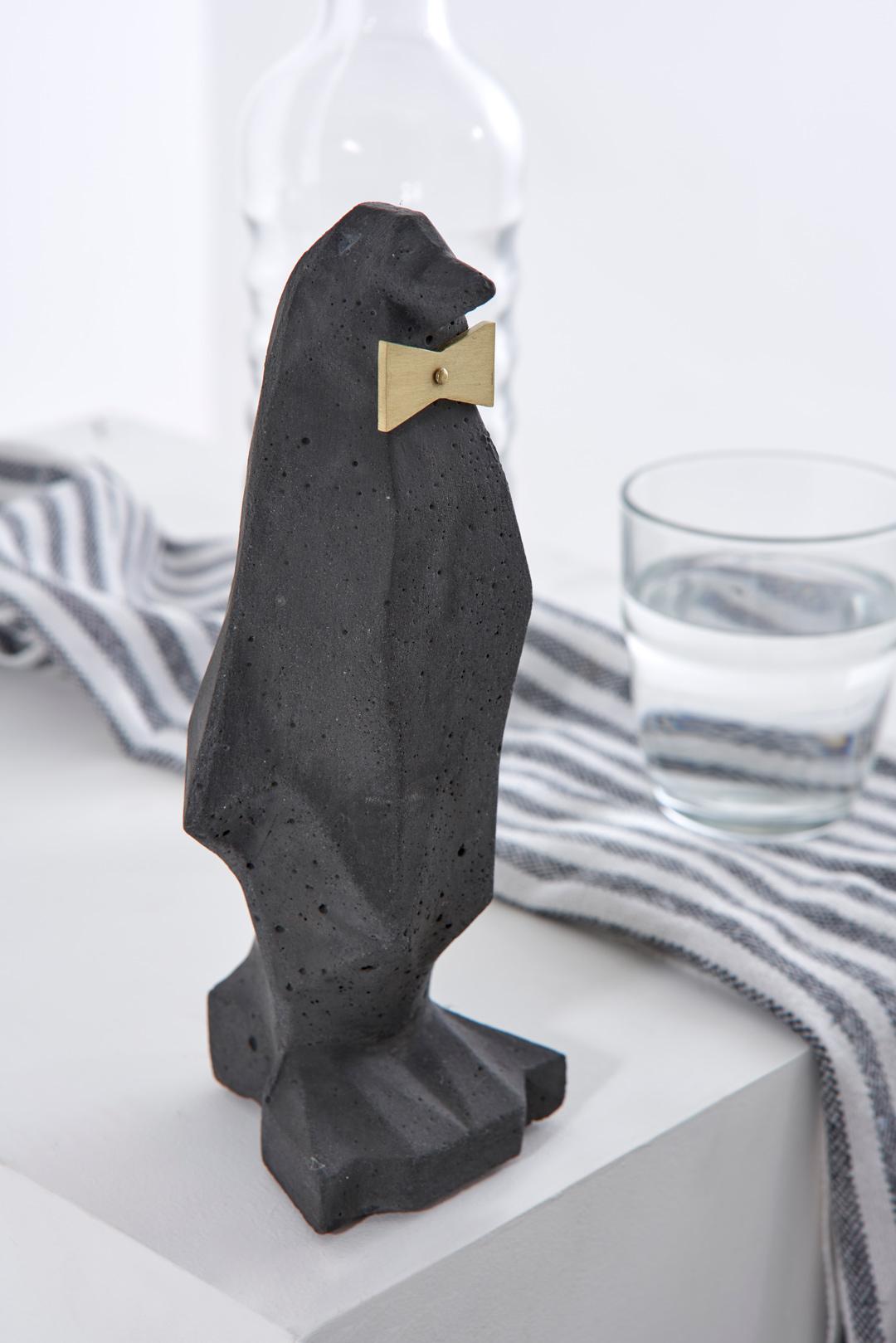 Collection Béton, Sculpture de Table Pingouin (six de 3) en vente 11