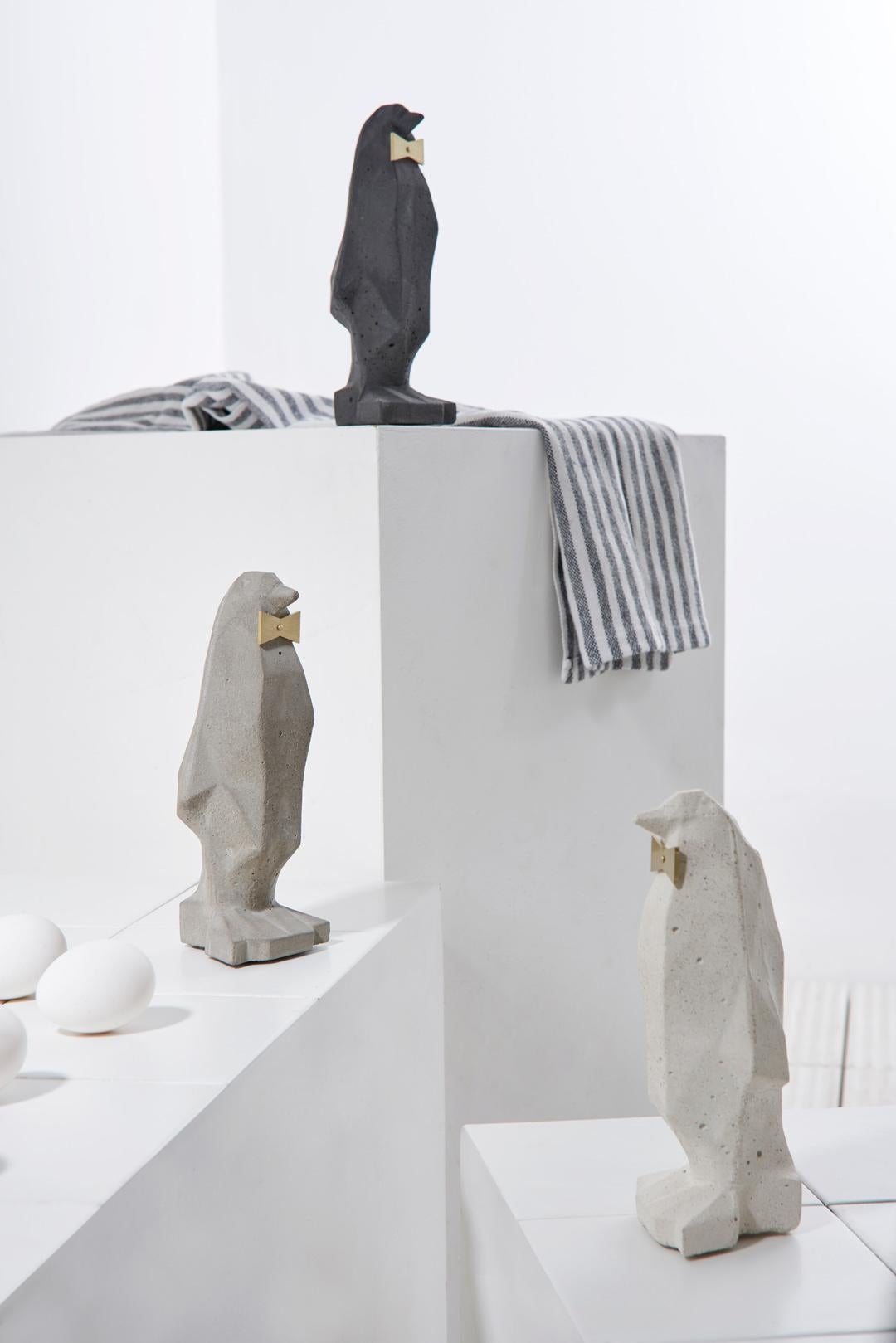 Concreto Kollektion, Penguin-Tischskulptur (Set aus 3) im Zustand „Neu“ im Angebot in Santa Edwiges, MG