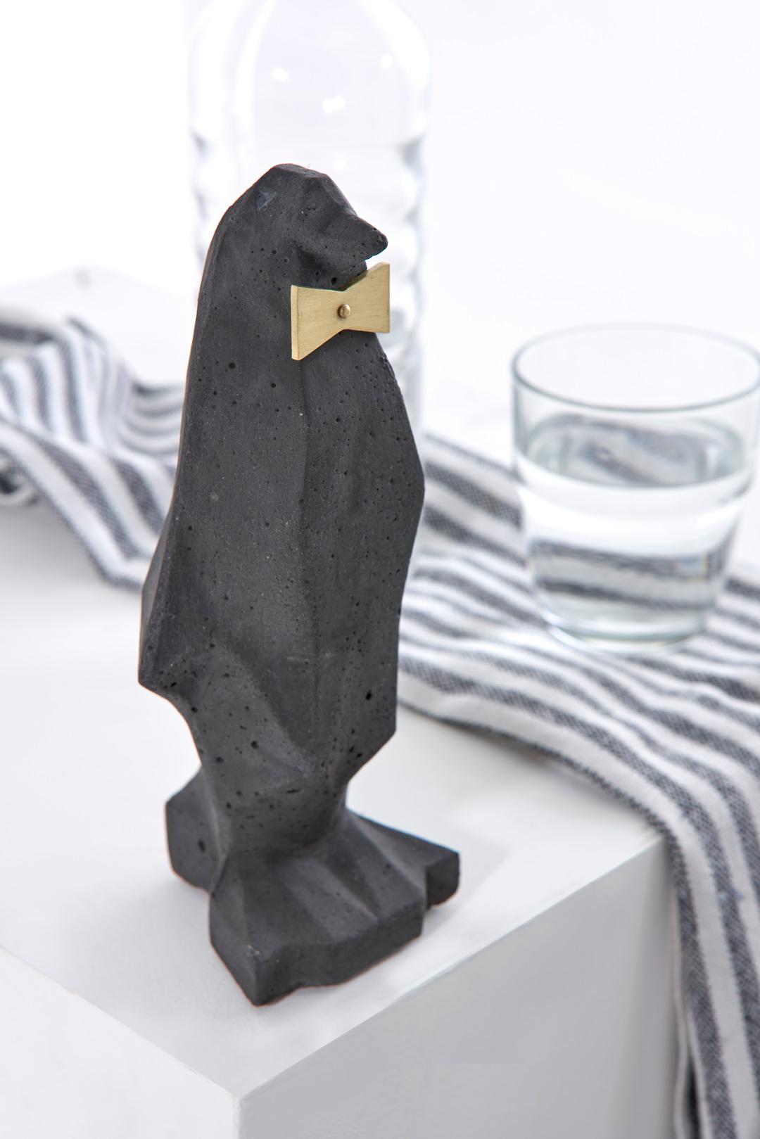 Collection Béton, Sculpture de Table Pingouin (six de 3) en vente 3