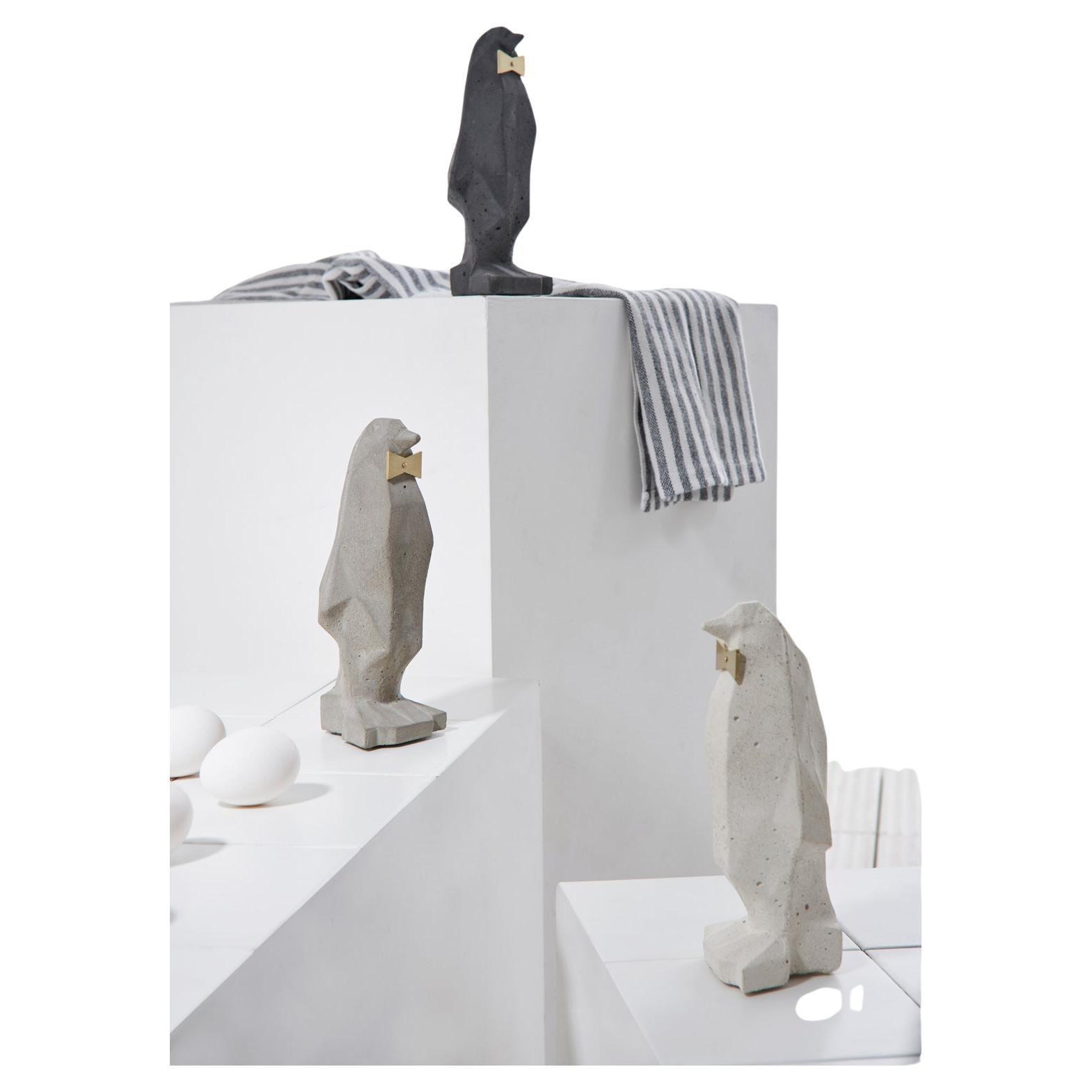 Collection Béton, Sculpture de Table Pingouin (six de 3) en vente