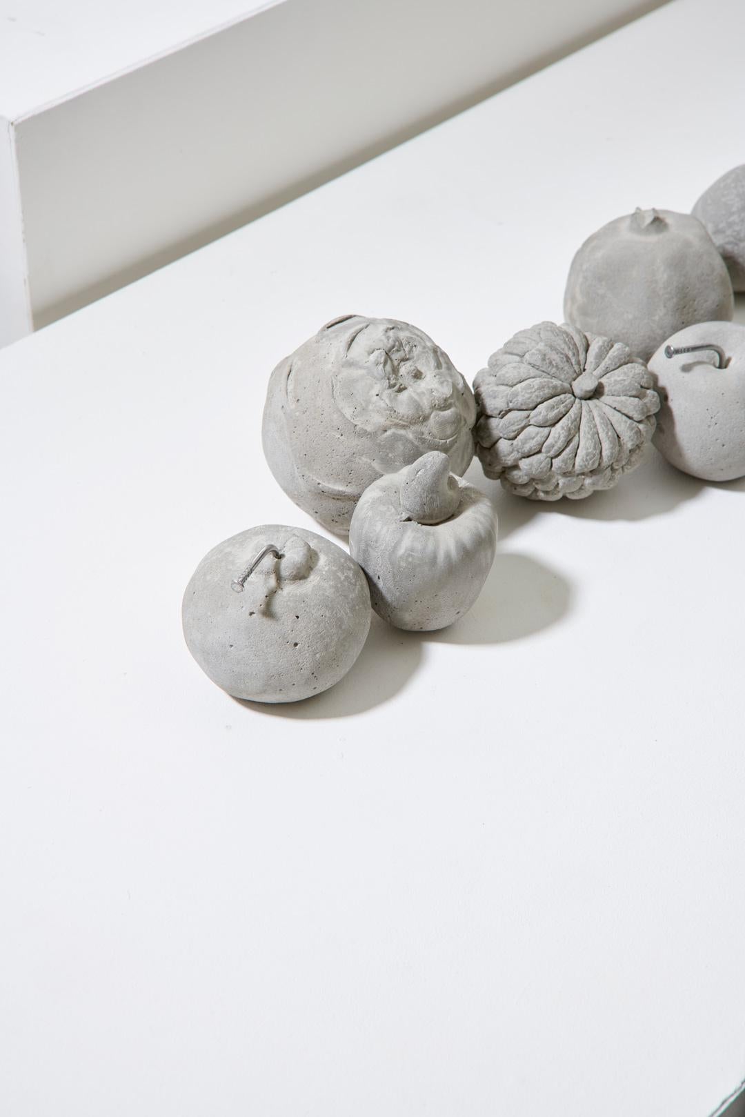 Colección Concreto, Escultura de mesa frutal (Juego de nueve) en venta 4