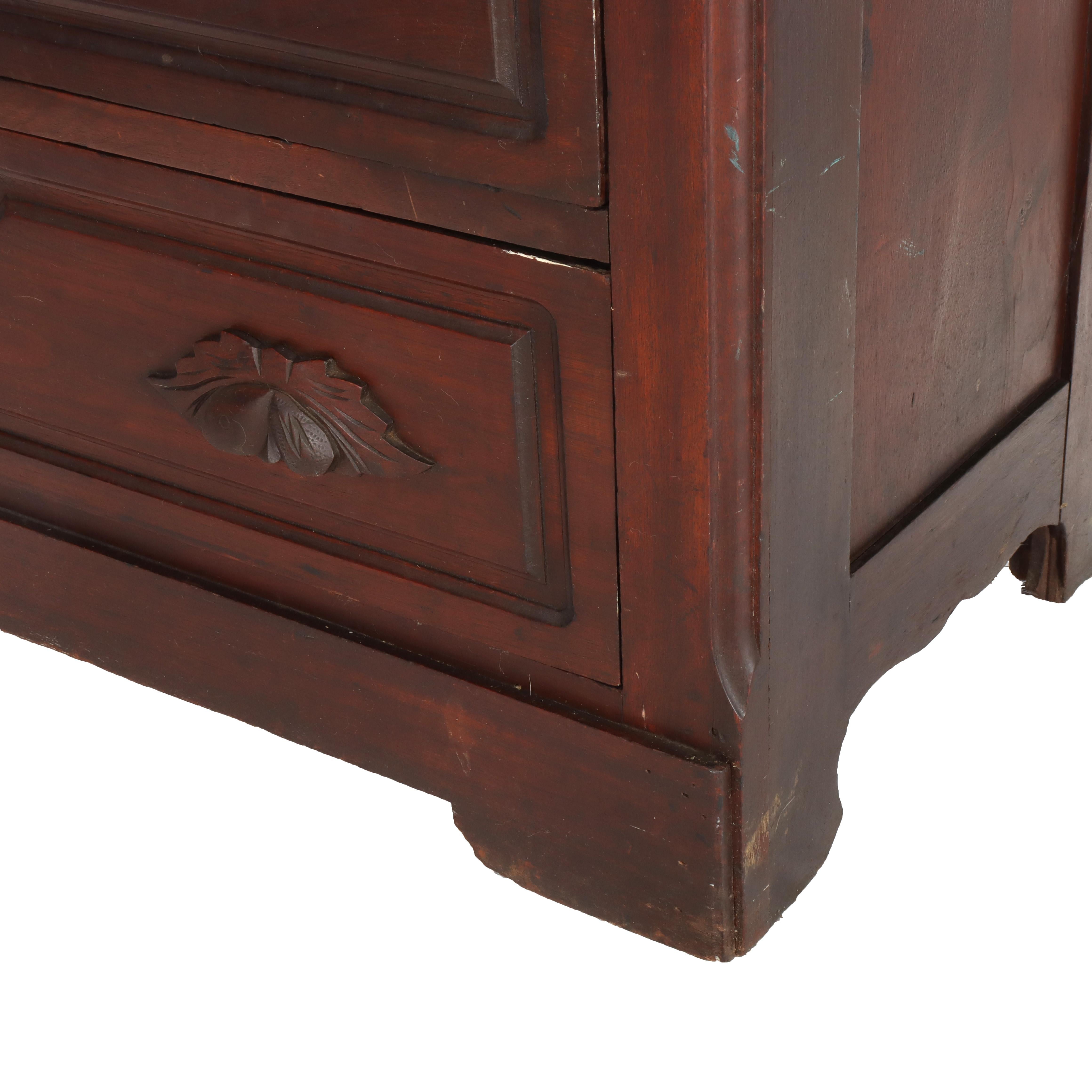 Conde antico cassettone in noce a 4 cassetti con tiranti intagliati C1890 in vendita 1