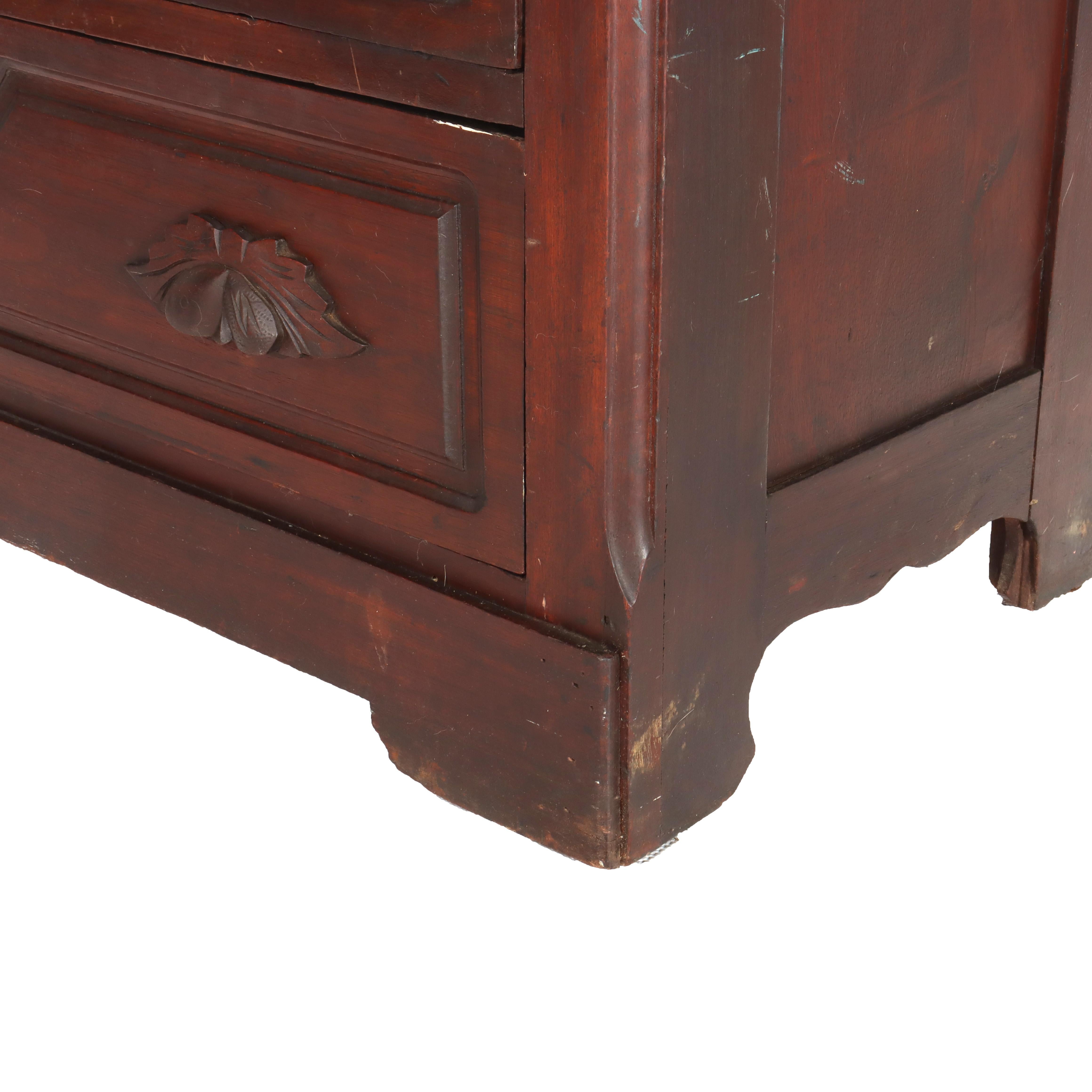 Conde antico cassettone in noce a 4 cassetti con tiranti intagliati C1890 in vendita 2