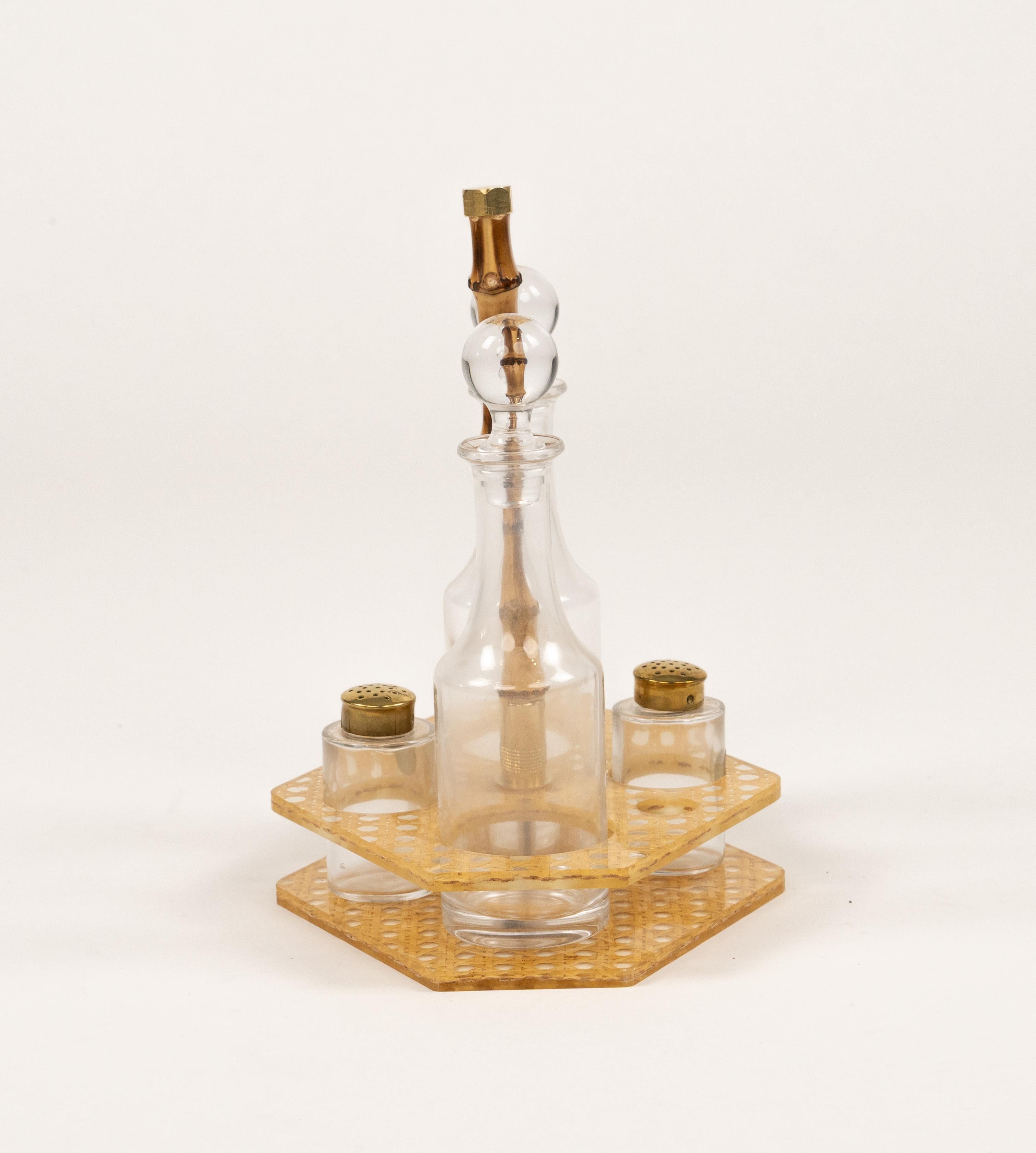 Ensemble de condiments de style Christian Dior en Lucite, osier et cristal, Italie, années 1970 en vente 3