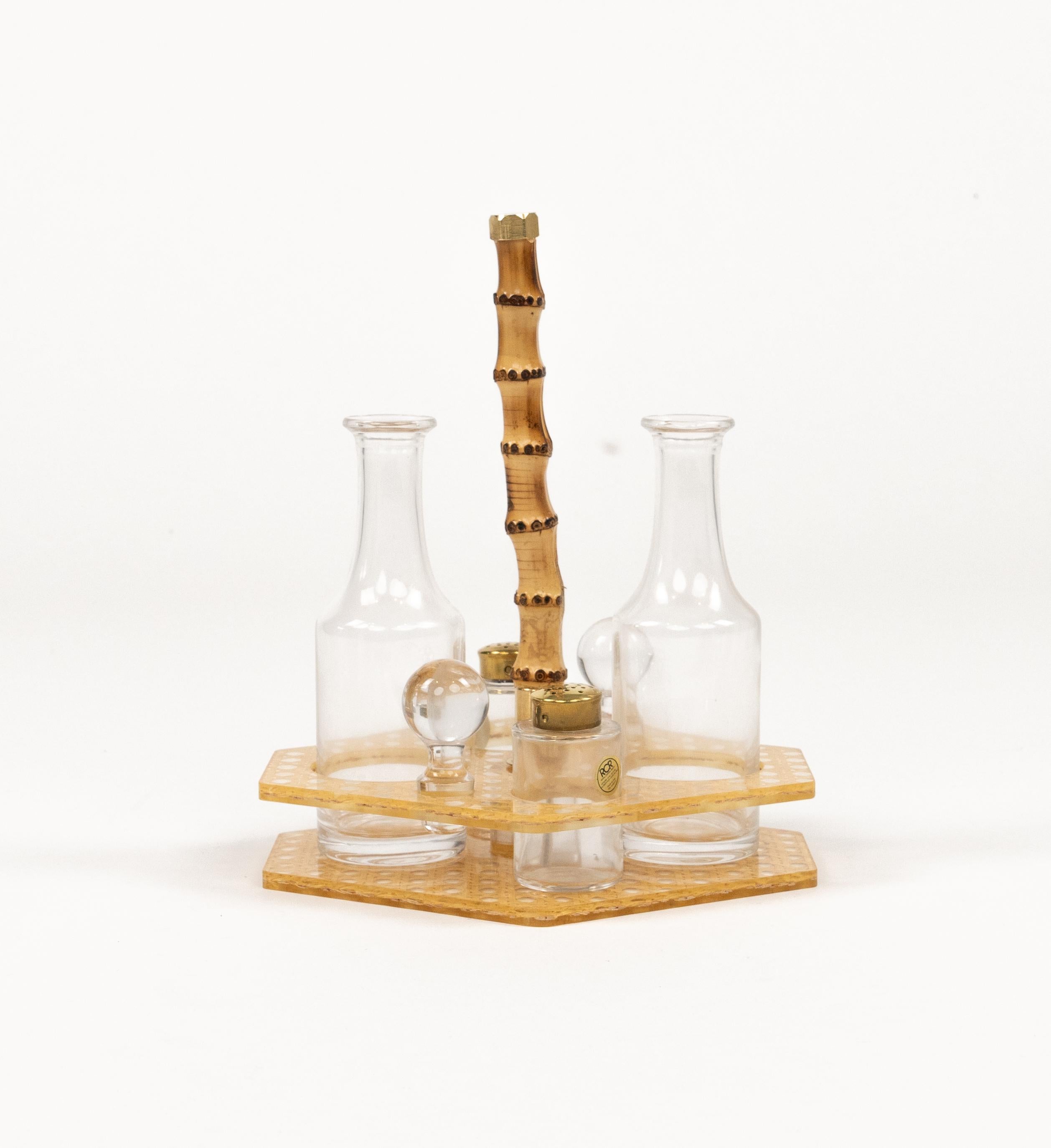 italien Ensemble de condiments de style Christian Dior en Lucite, osier et cristal, Italie, années 1970 en vente