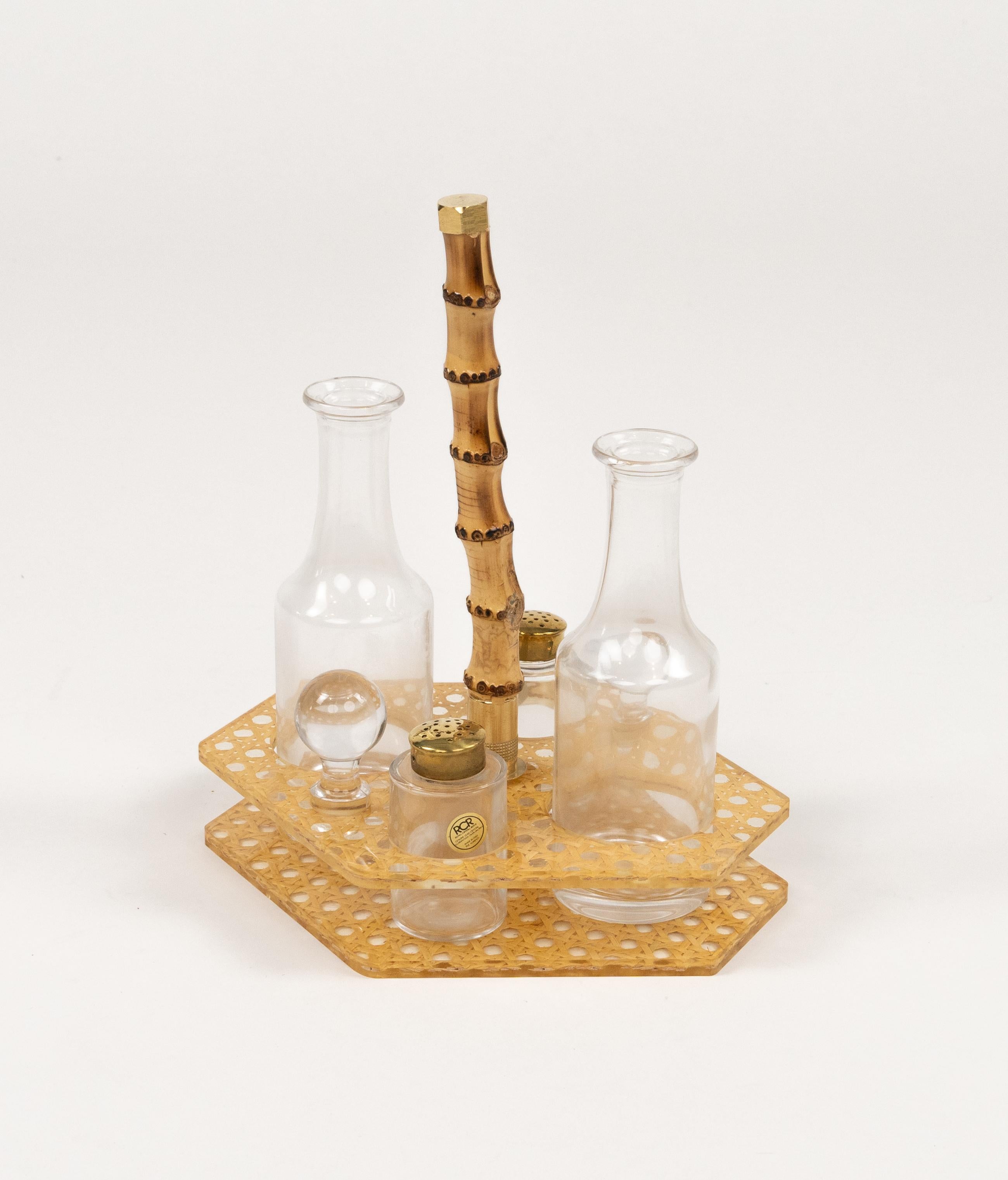 Métal Ensemble de condiments de style Christian Dior en Lucite, osier et cristal, Italie, années 1970 en vente