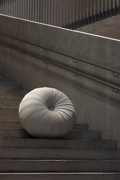 Condotti Handgefertigter Hocker von Rytsola, Stoff und Eiche, Modernes Design, Finnland