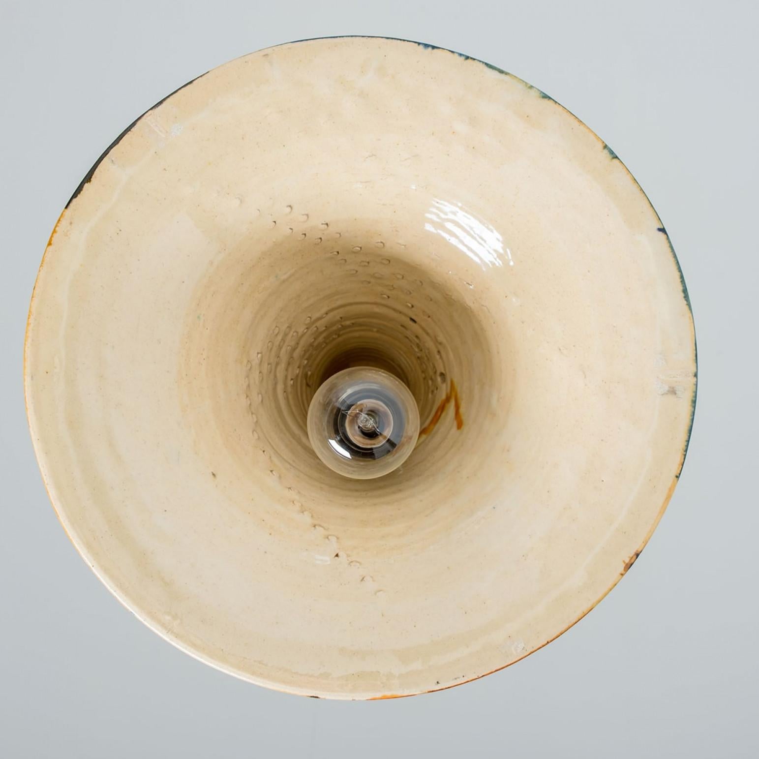 Tedesco Lampada a sospensione in ceramica arancione beige a cono, Danimarca, 1970 in vendita