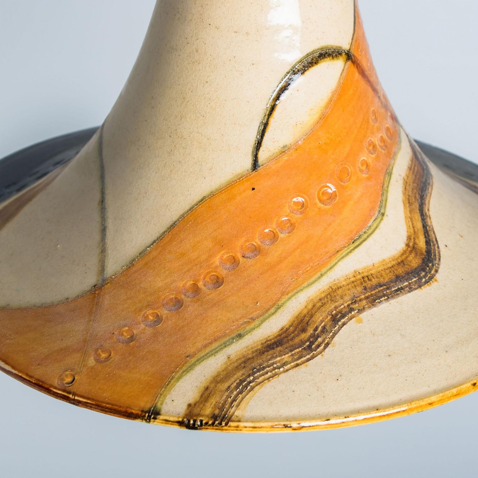 Ceramica Lampada a sospensione in ceramica arancione beige a cono, Danimarca, 1970 in vendita