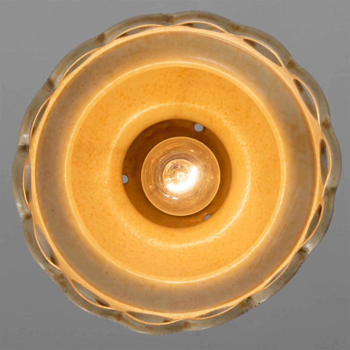 Lámpara colgante de cerámica Terra Marrón Cónica, Dinamarca, 1970 en venta 2