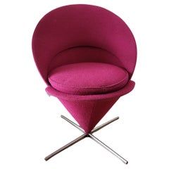 Retro Cone Chair Verner Panton par Vitra en tissus rose fuchsia  Design 1960