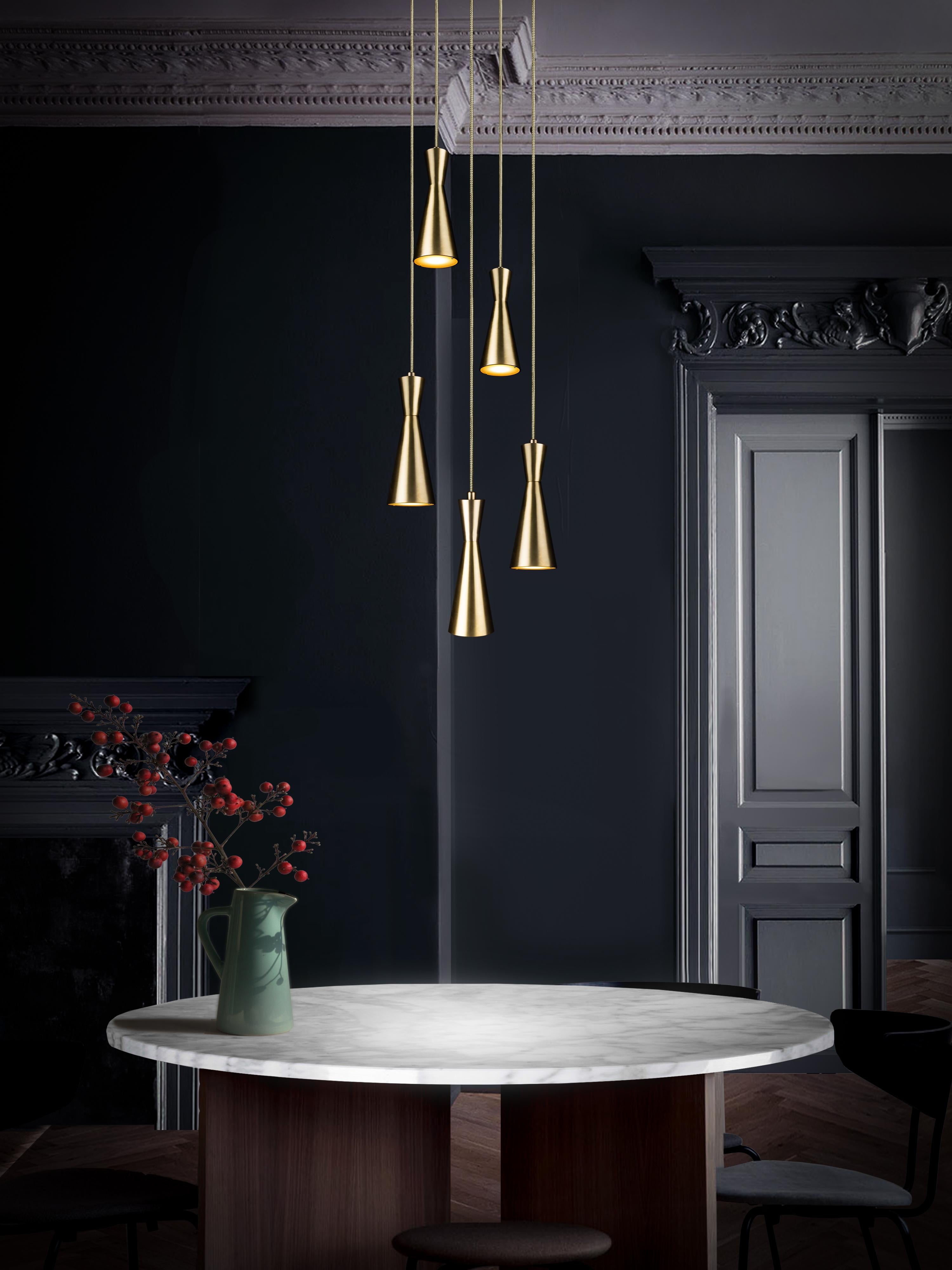 Oggetti in metallo Lampada a cono 3 pezzi di Marc Wood, lampade in ottone fatte a mano con lampadine a LED GU10 in vendita