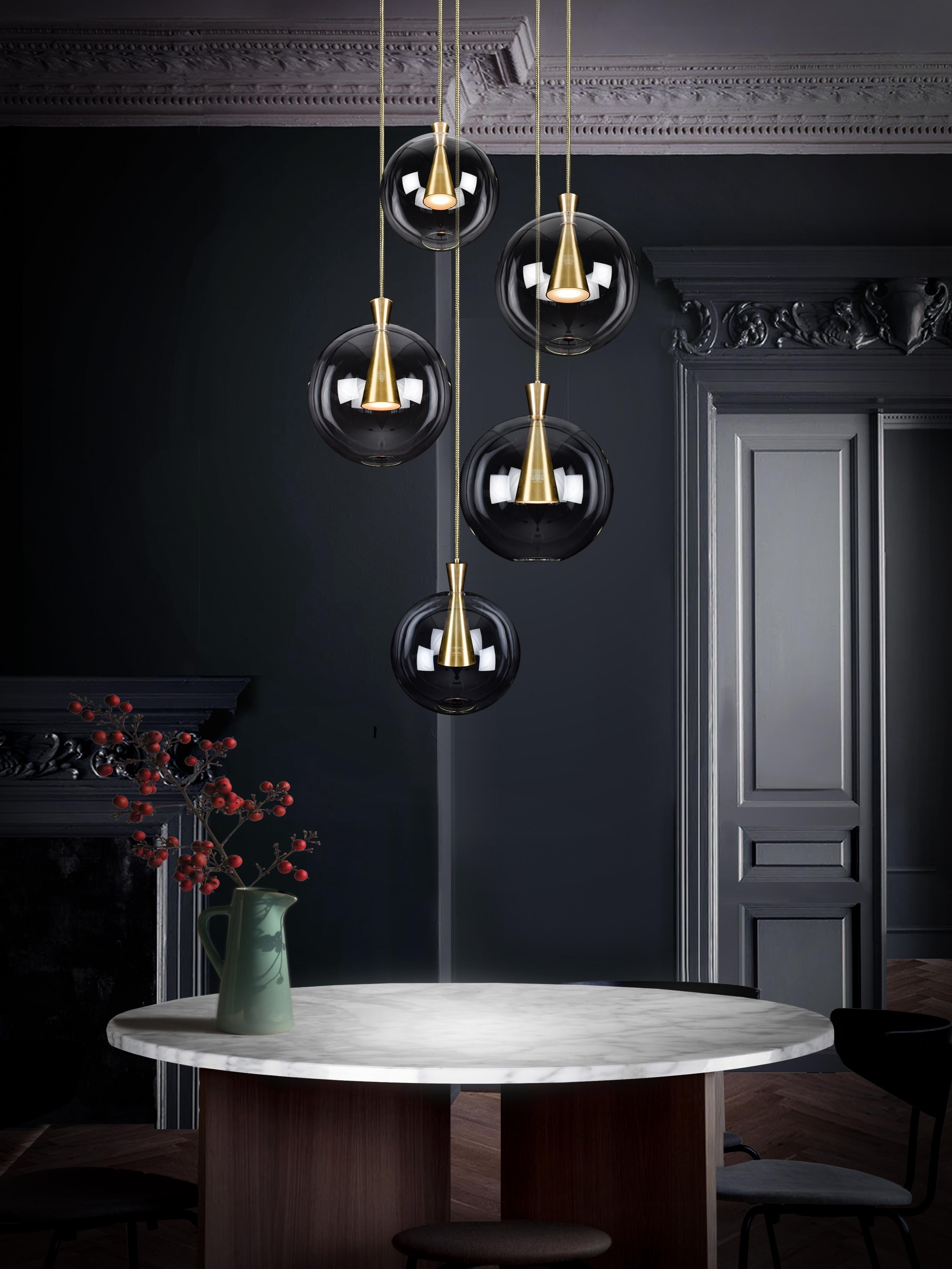 Filato Lampada a cono e paralume, 5 pezzi di Marc Wood, lampade artigianali in ottone e vetro w/GU10 in vendita