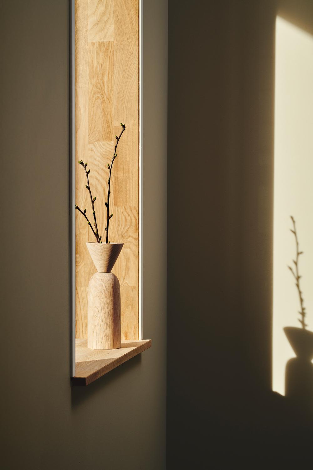 Cone Shape Oak Vase by Applicata
Dimensions: D 9 x W 9 x H 25 cm
Materials: Oak.

Available in Ball, Cone, and Bowl shape.
Available in oak, smoked oak, and black stained oak.

The Shape vase collection is a series of sensuous objects with alluring