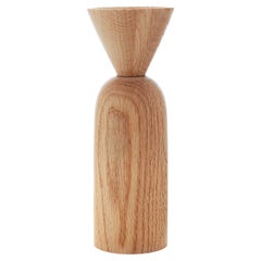 Kegelförmige Vase aus Eiche von Applicata