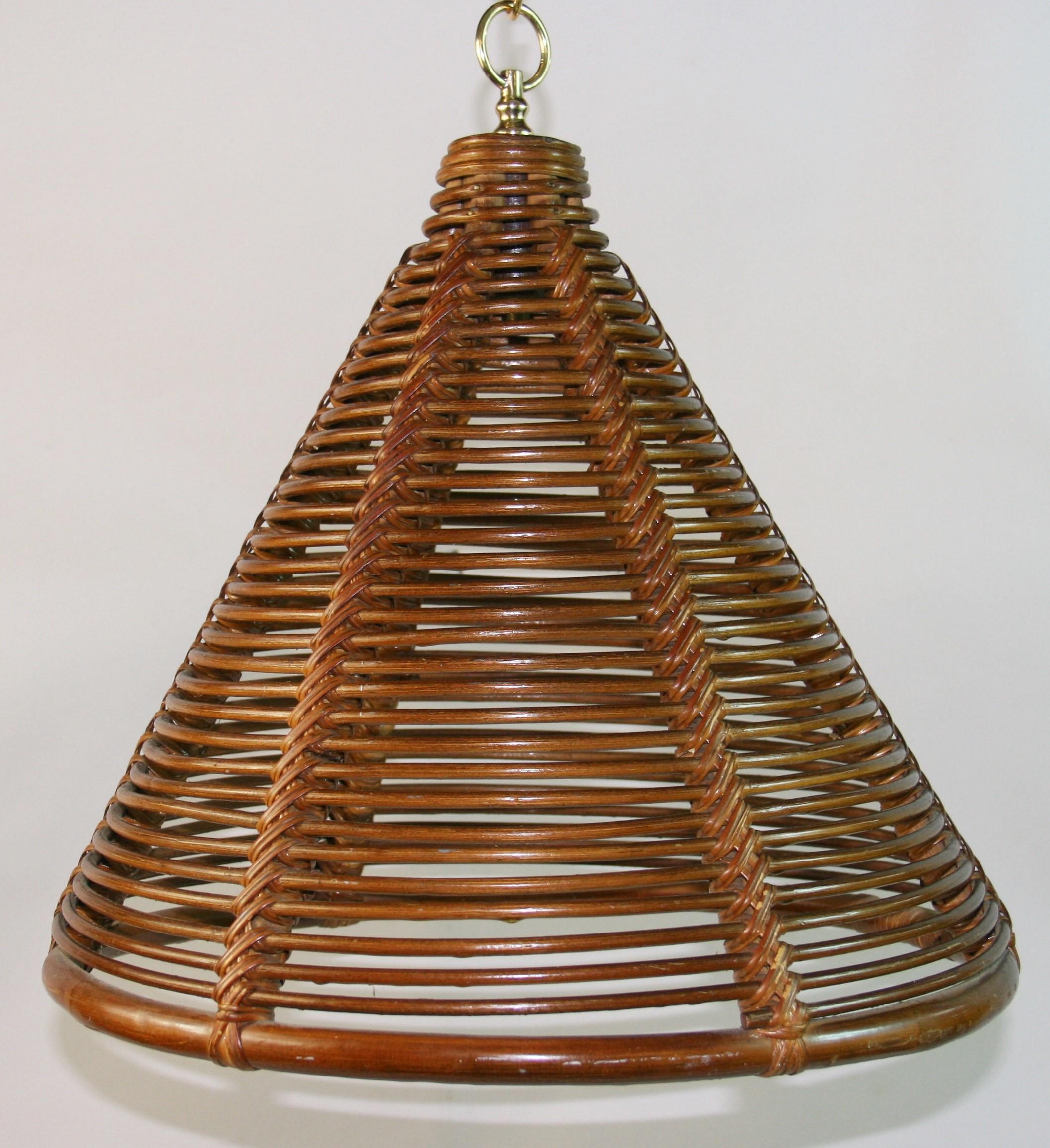 1769 Cone shaped bent rattan pendant
Takes one 100 watt max bulb
Rewired with 3 feet chain and canopy