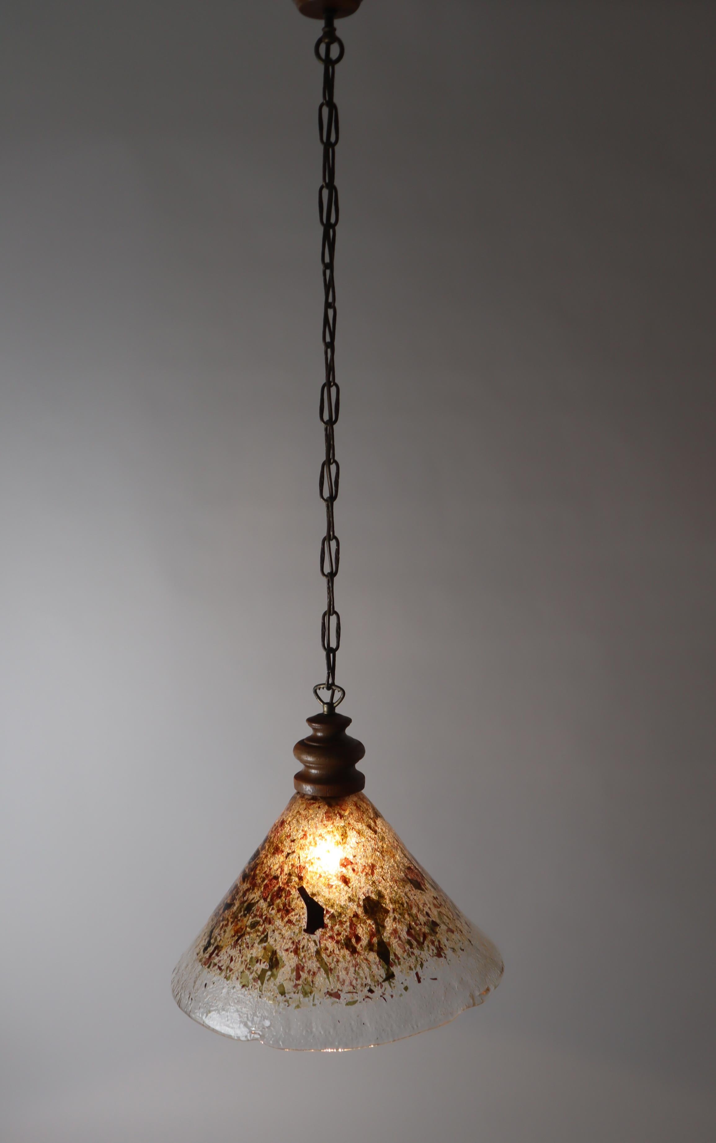 Lámpara colgante en forma de cono de cristal de Murano macizo y roble en venta 4