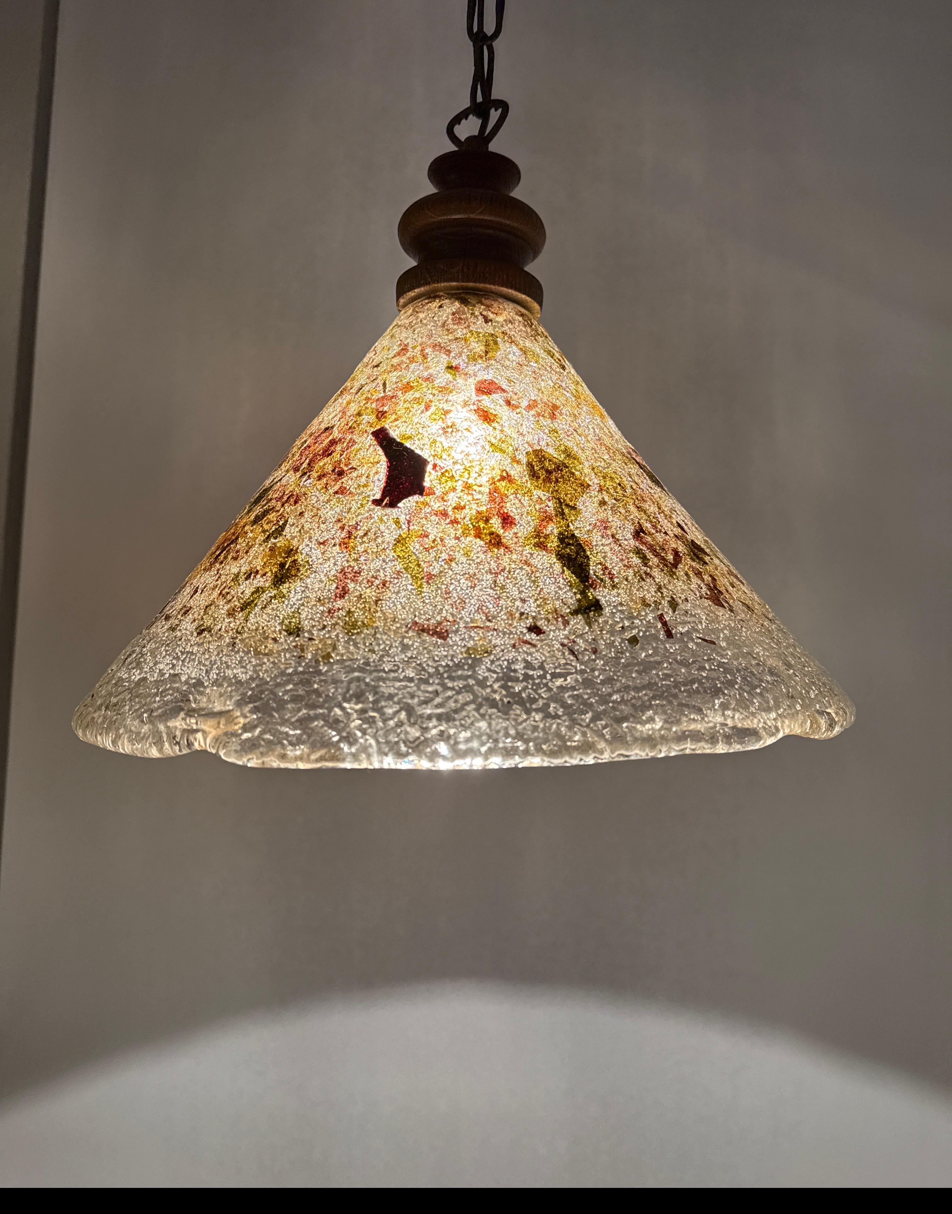 Lámpara colgante en forma de cono de cristal de Murano macizo y roble en Bueno estado para la venta en Hannover, DE