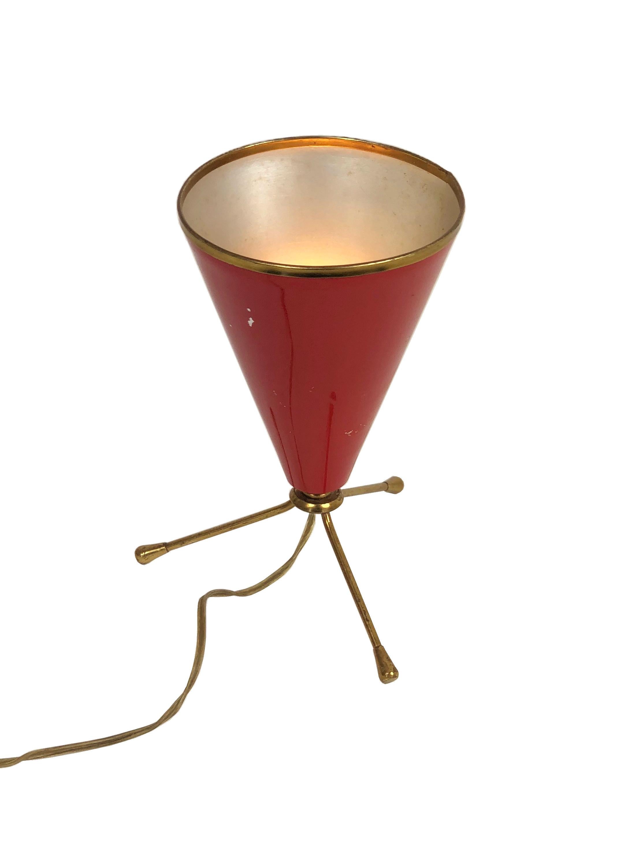 Cone Tripod Table Red Lamp in Brass and Lacquered Metal, Stilnovo, Italy, 1950s In Good Condition In Rome, IT