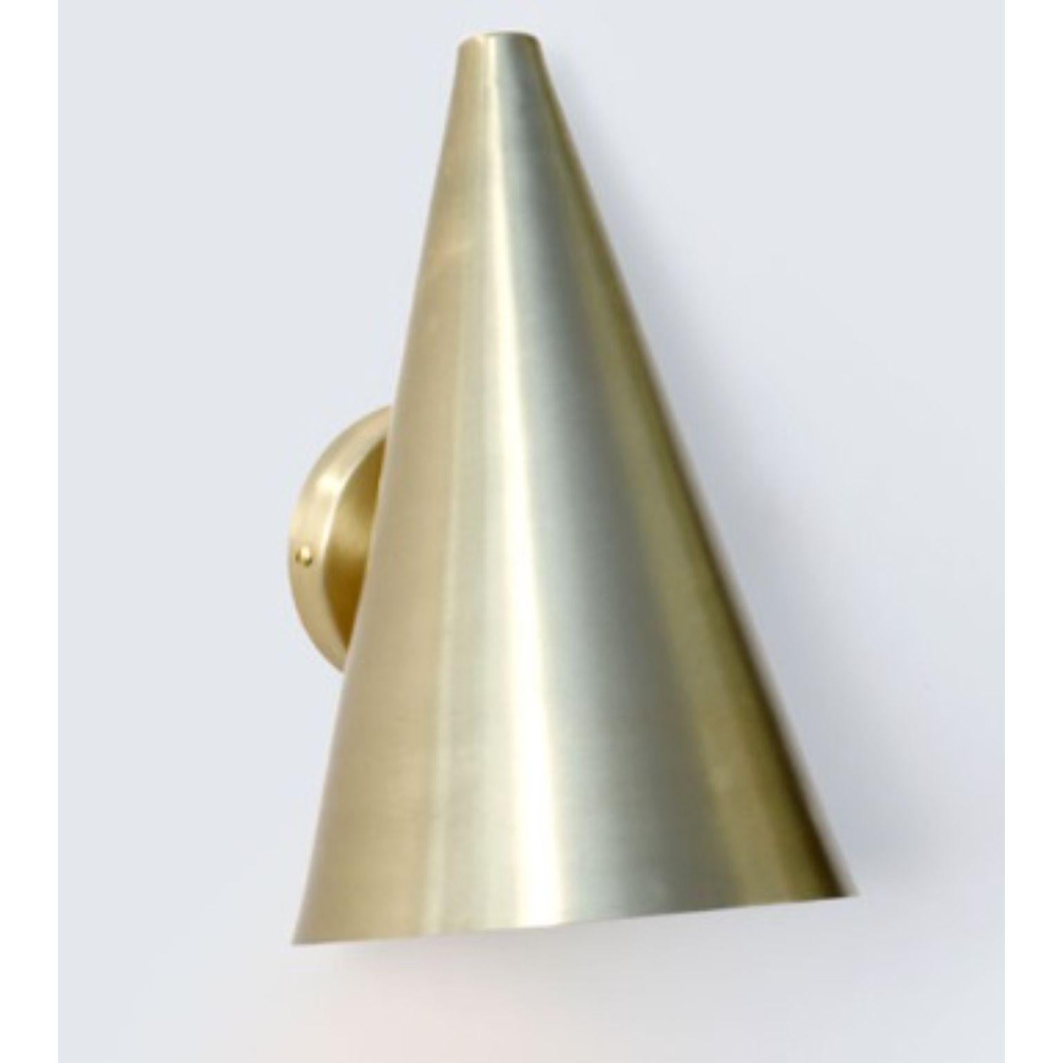 Cone Wall Sconce  by Lamp Shaper
Dimensions: D 19 x W 20.5 x H 30.5 cm.
Materials: Brass.

Different finishes available: raw brass, aged brass, burnt brass and brushed brass Please contact us.

All our lamps can be wired according to each country.