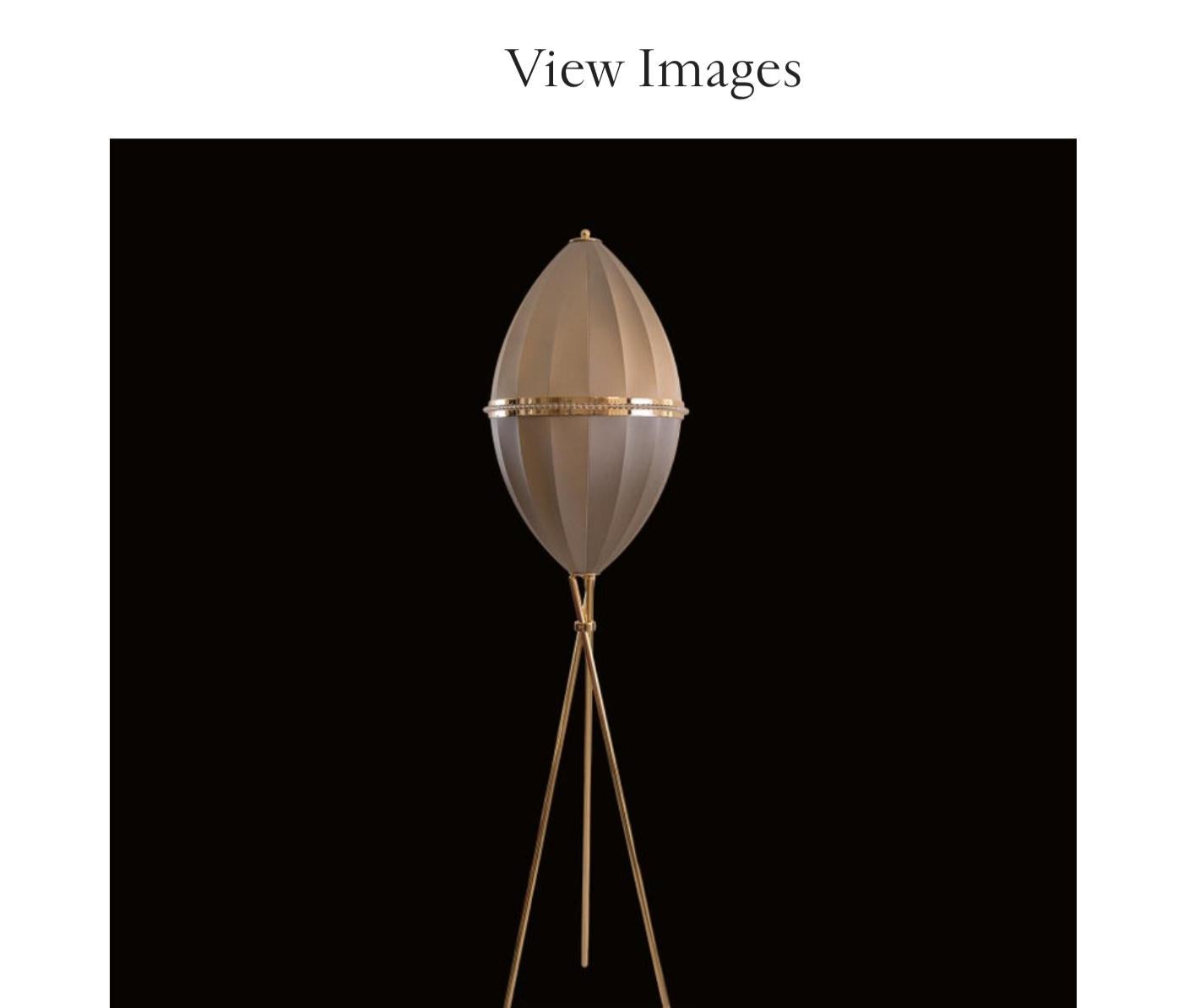 Fait main Lampadaire Conehead mi-siècle moderne provenant de la salle d'exposition, unique en son genre en vente