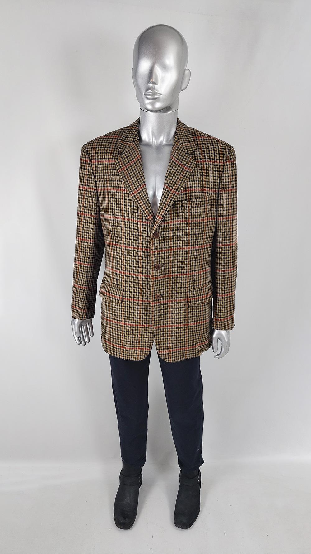 A stylish and classic vintage mens blazer from the 80s by luxury Italian label, Confar. Made in Italy, from a cream virgin wool fabric with a black and red houndstooth check throughout. It has a timeless 3 button single breasted fastening at the