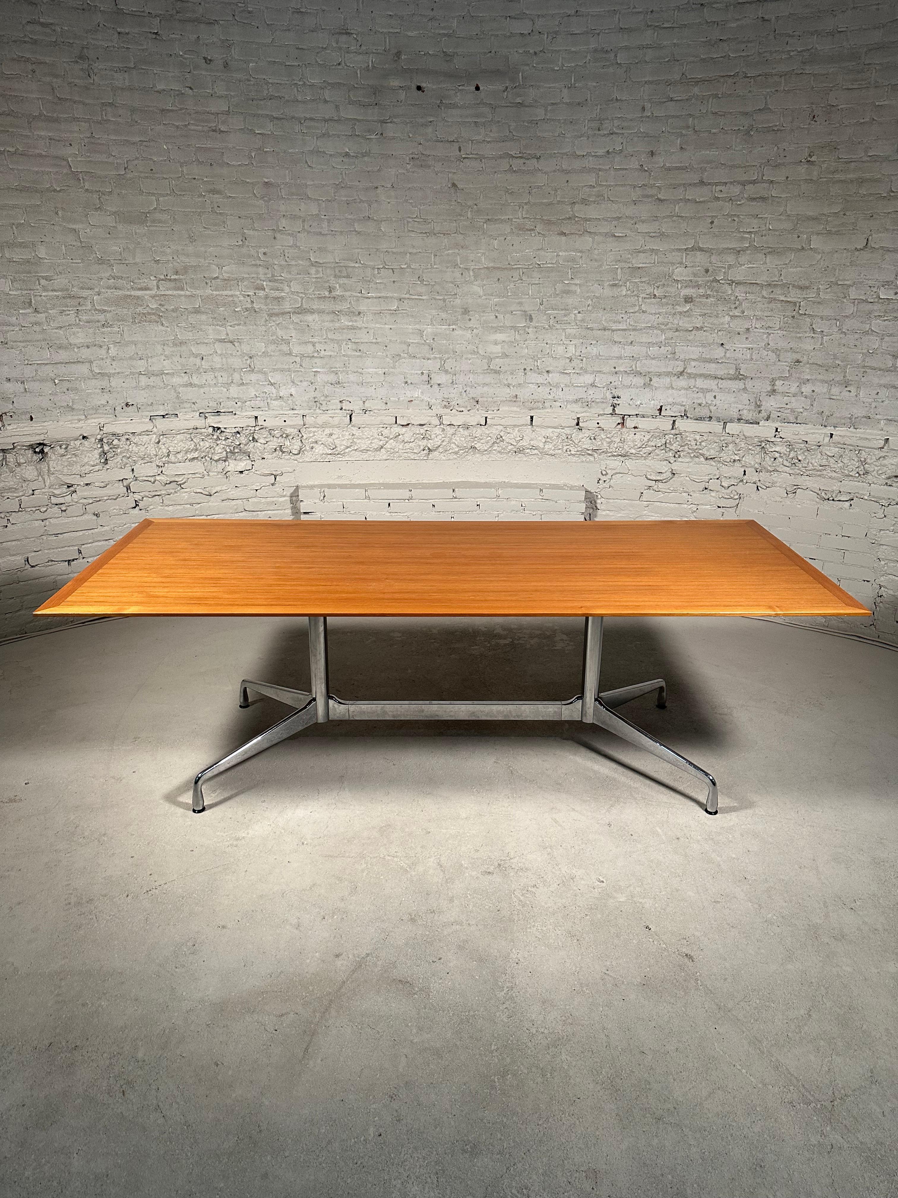Conference/Dining Table by Charles & Ray Eames for Vitra In Good Condition For Sale In BREDA, NL