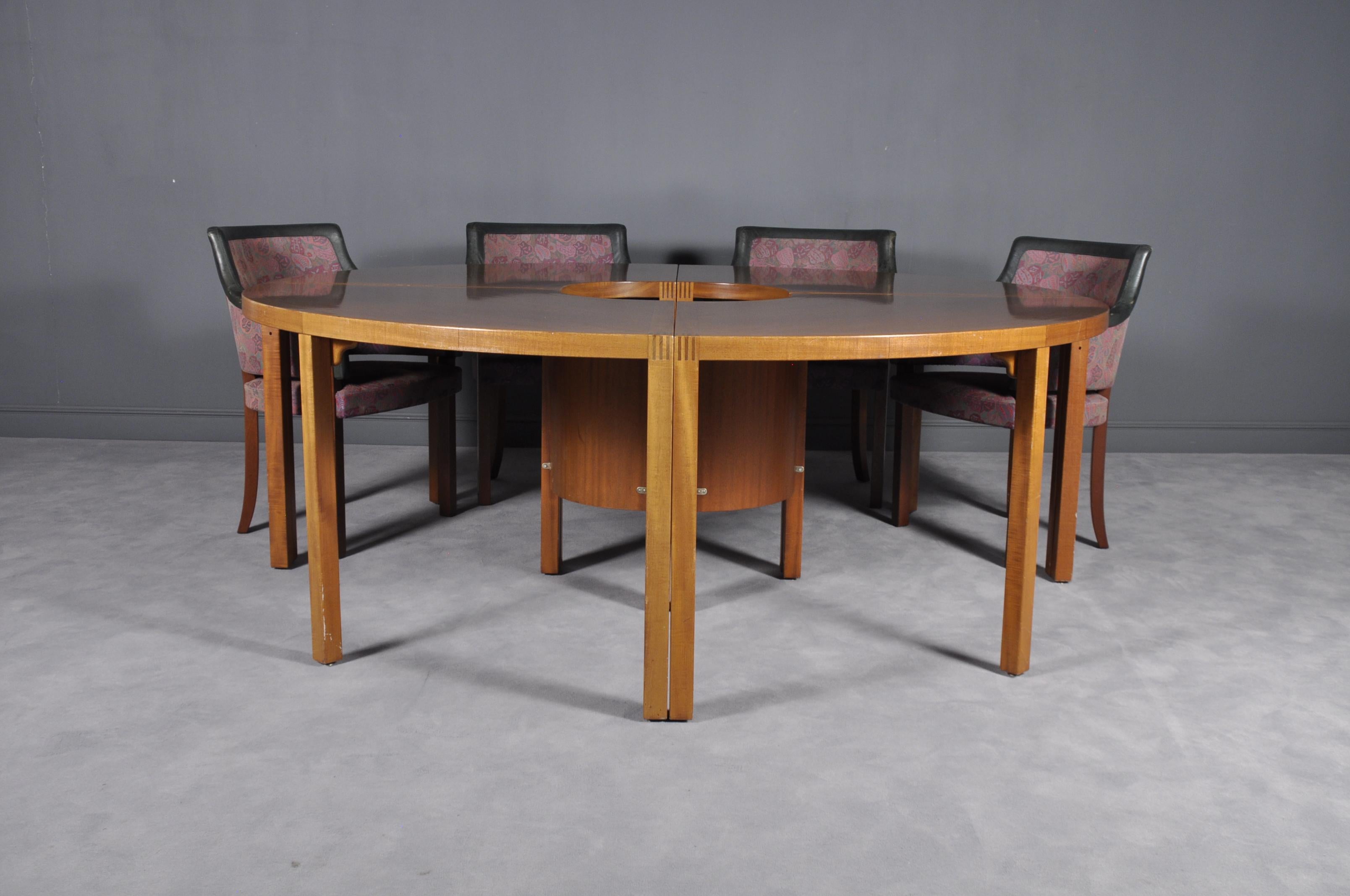 Swedish Conference Table and Eight ��“Riksdagen” Chairs by Åke Axelsson for Gärsnäs, 1981 For Sale