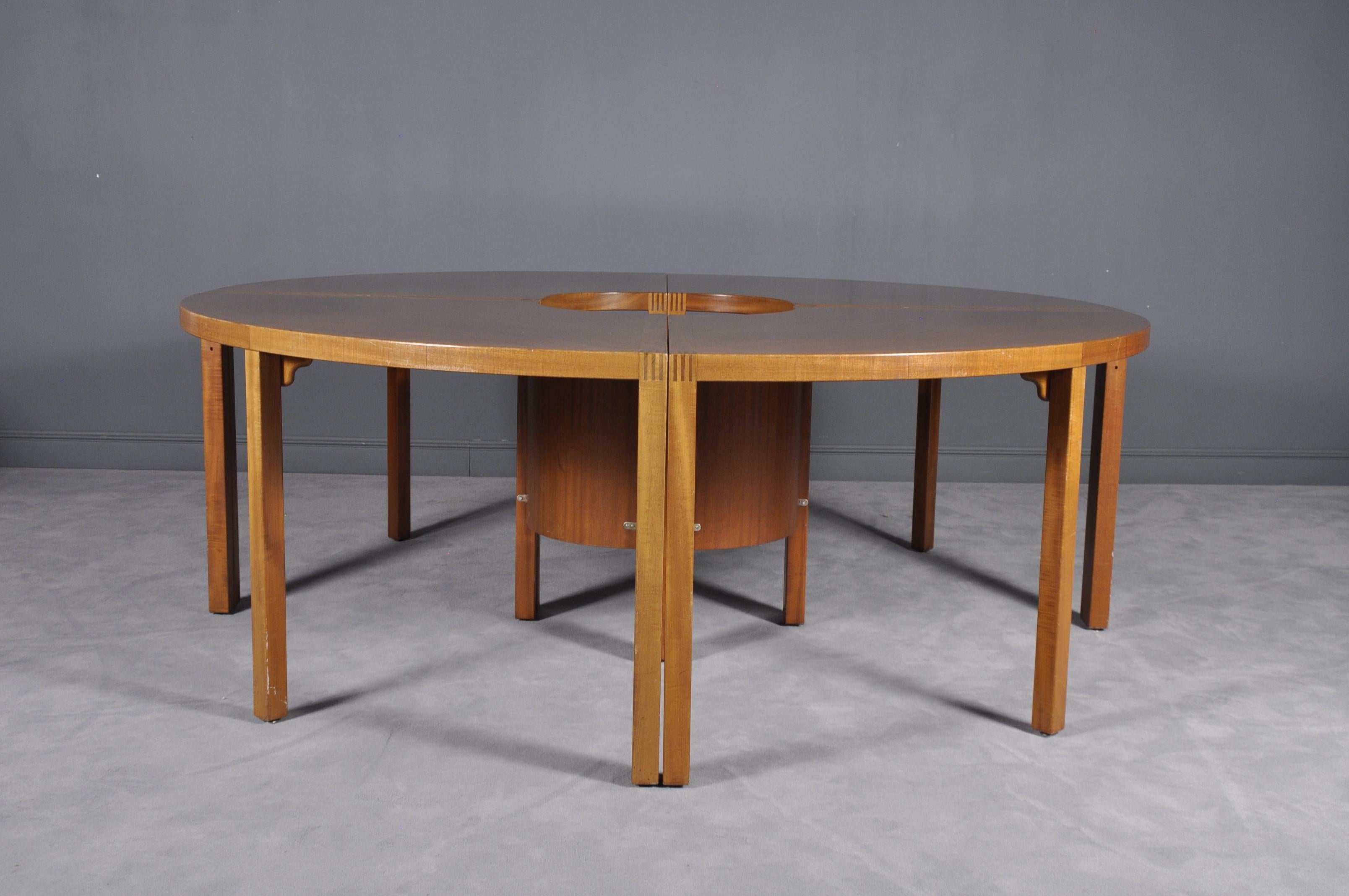 Leather Conference Table and Eight “Riksdagen” Chairs by Åke Axelsson for Gärsnäs, 1981 For Sale