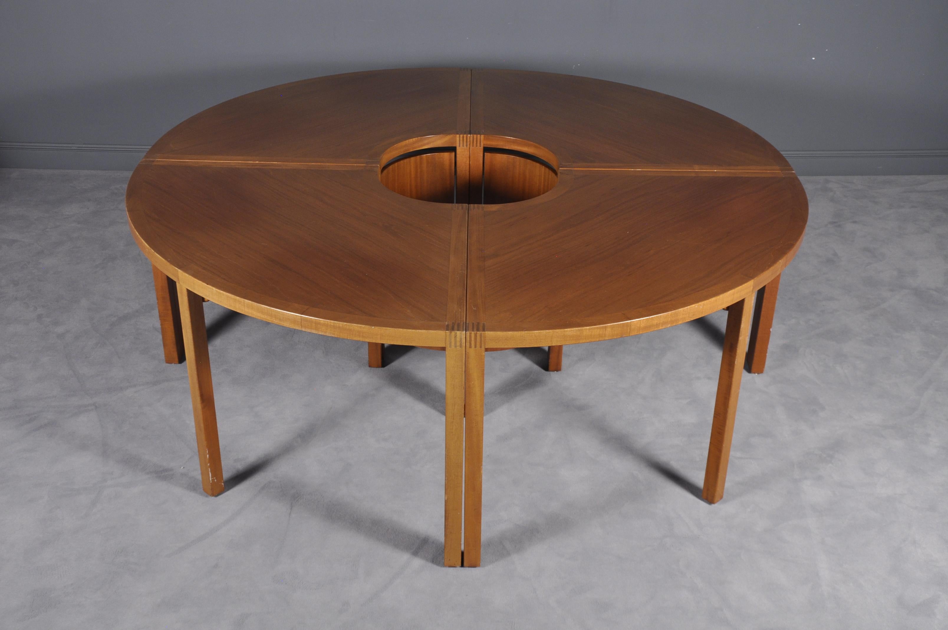 Conference Table and Eight “Riksdagen” Chairs by Åke Axelsson for Gärsnäs, 1981 For Sale 1