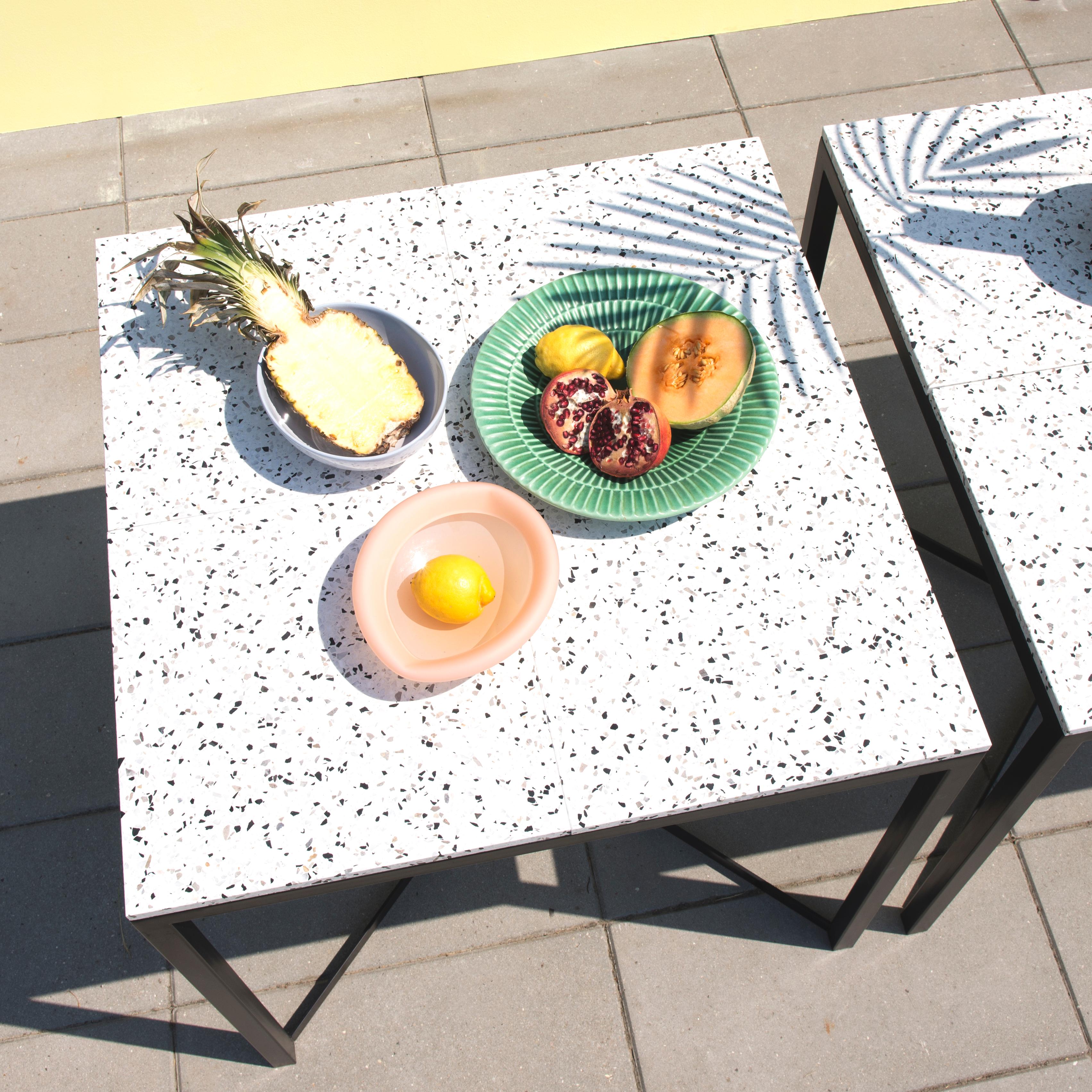 XXIe siècle et contemporain Table de salle à manger Confetti par Design/One en vente