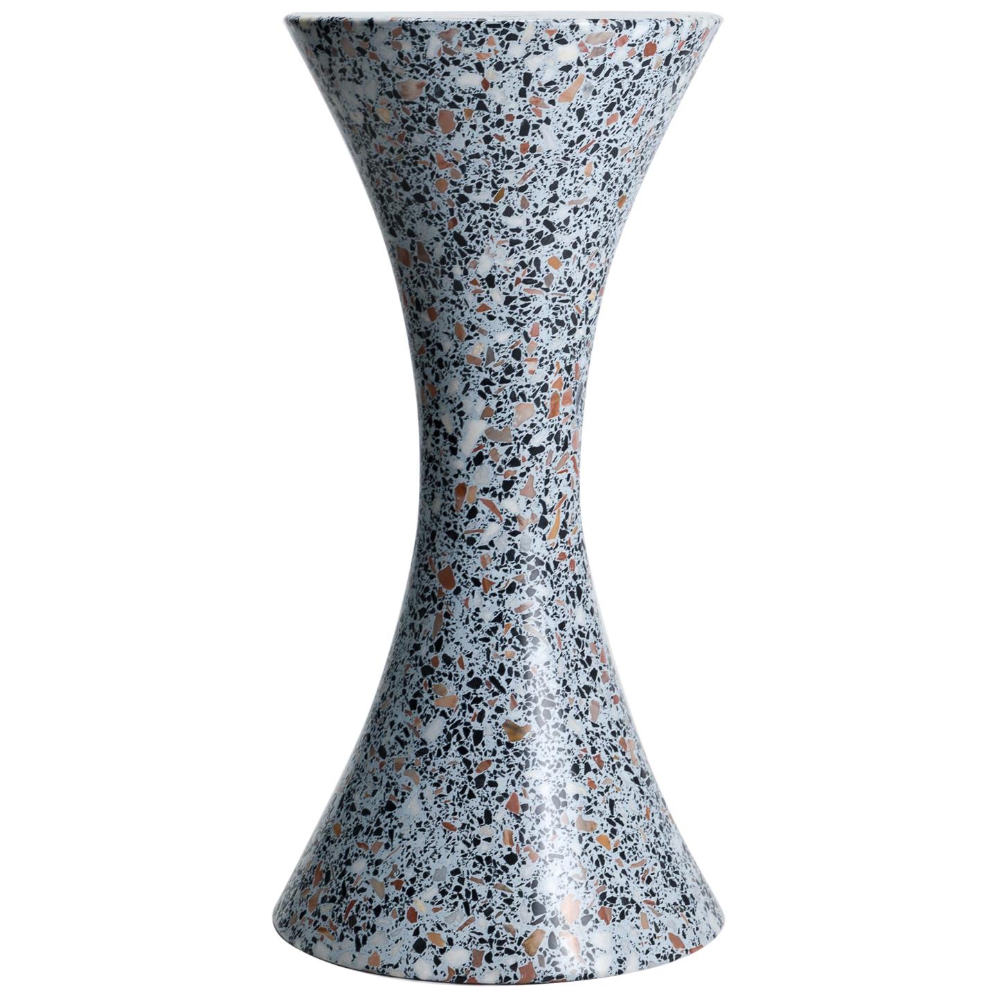 Confetti, grande table d'appoint contemporaine en terrazzo pour l'intérieur et l'extérieur, par Laun