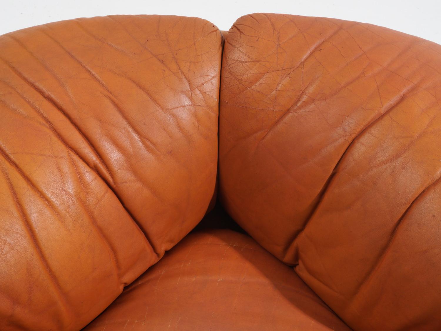 Confidential Leather Chair by Alberto Rosselli, 1970s In Good Condition In Philadelphia, PA