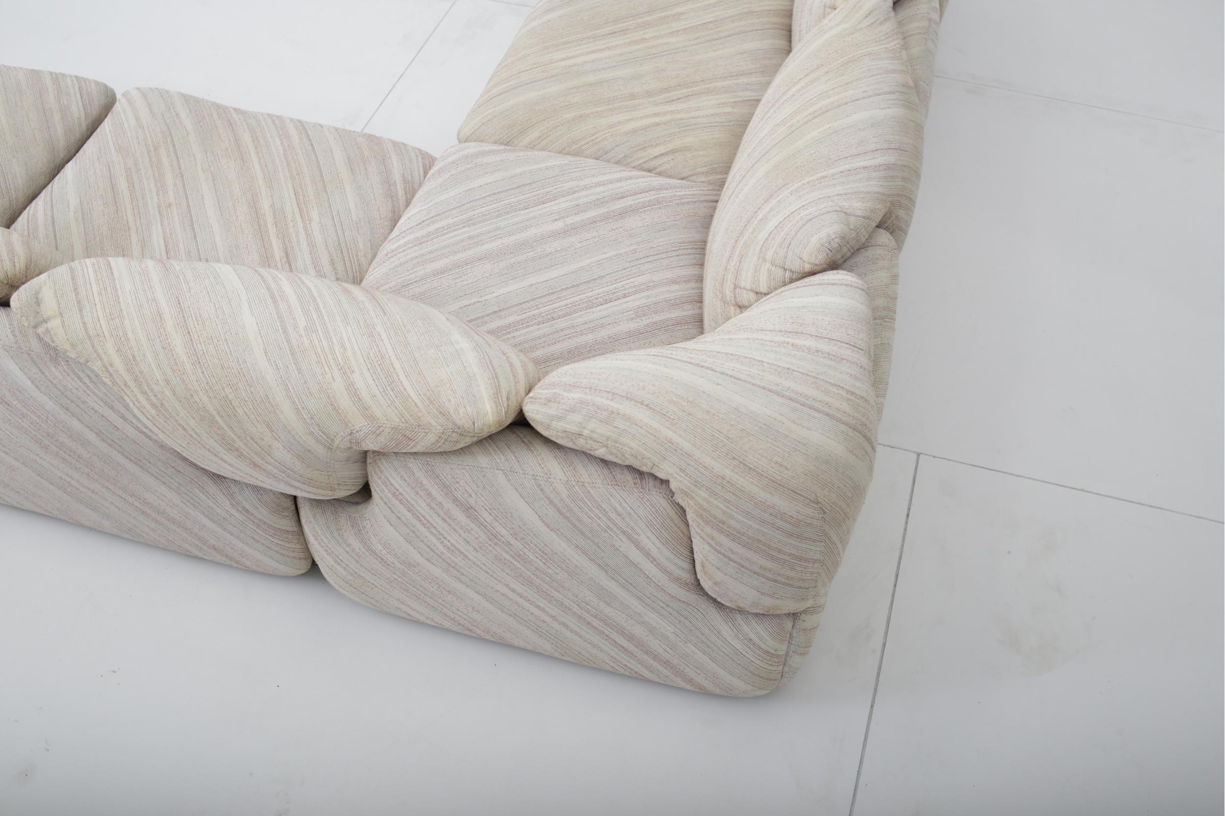 ‘Confidential” Sectional Sofa by Alberto Rosselli for Saporiti, Missoni Fabric In Fair Condition In Chicago, IL