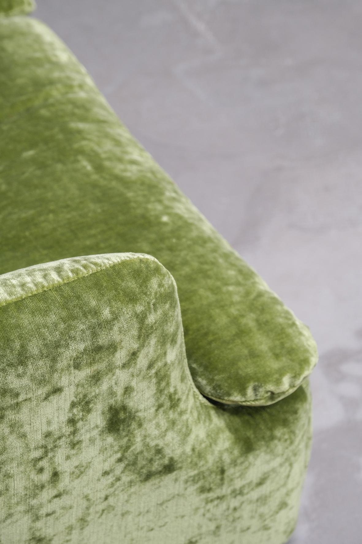This amazing sofa designed by Alberto Rosselli has been reupholstered with a high quality velvet of the Pierre Frey collection. 

Unique in his kind.
