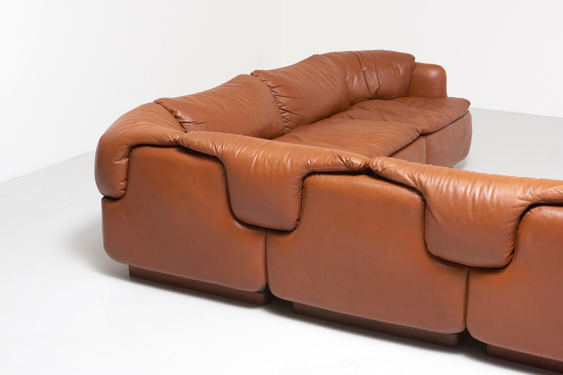 Confidential Sofa by Alberto Rosselli for Saporiti, 1970s 4